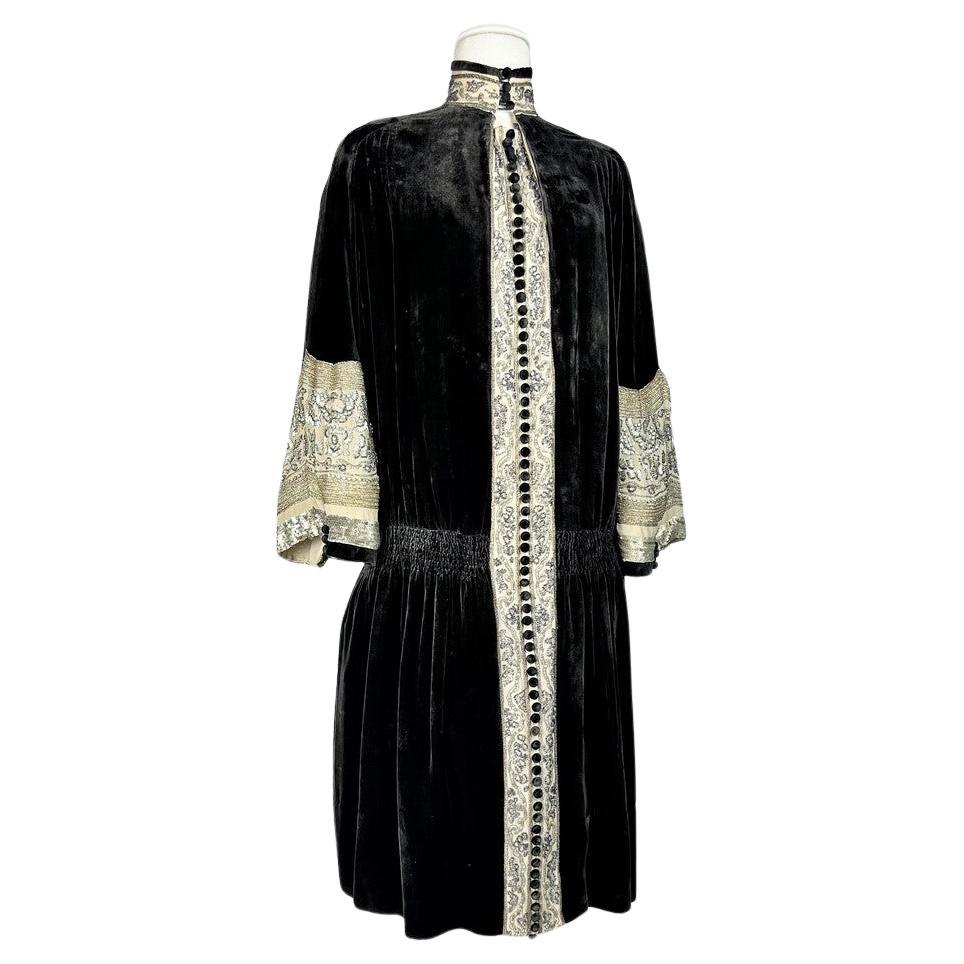 A Redingote Velvet dress by Jean-Charles Worth Haute Couture - Paris Circa 1923 For Sale