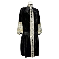 A Redingote Velvet dress by Jean-Philippe Worth Haute Couture - Paris Circa 1923