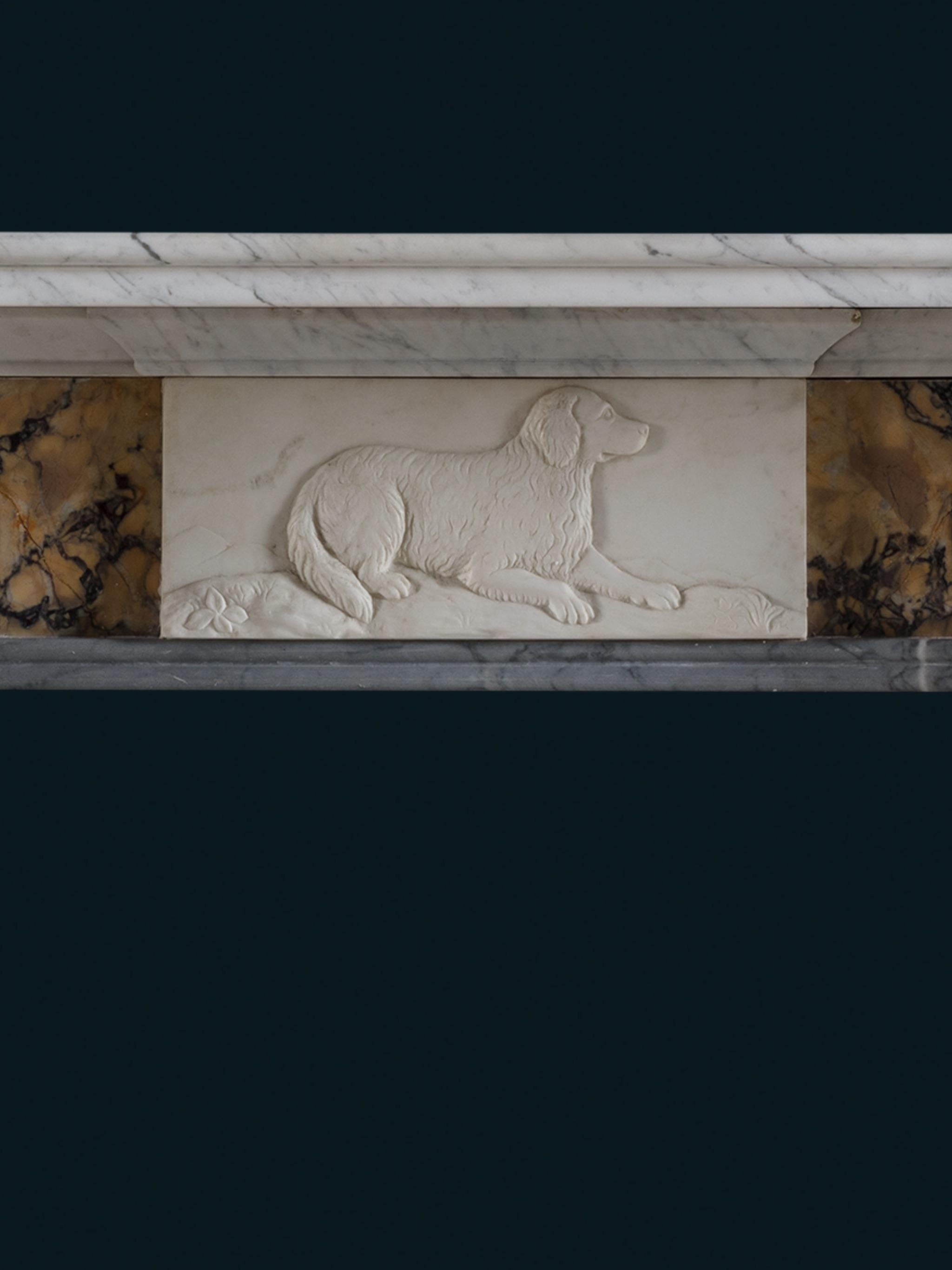 A Regency Chimneypiece in Old English and Convent Siena Marble In Good Condition For Sale In London, GB