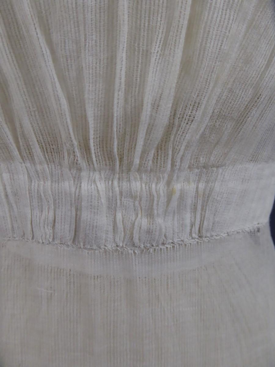 A Regency Cotton Voile Day Embroidered Summer Dress -France Circa 1815/1820 For Sale 3