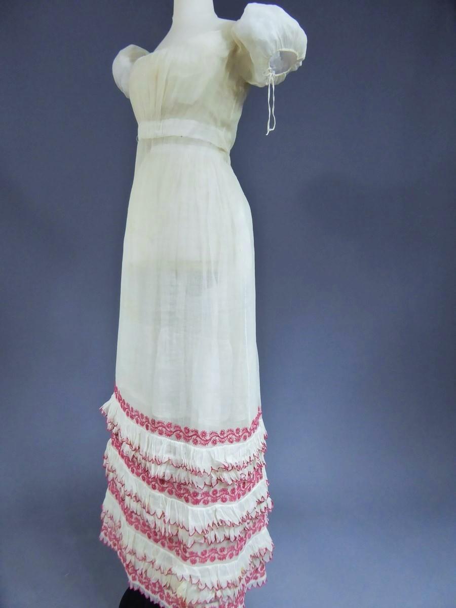 A Regency Cotton Voile Day Embroidered Summer Dress -France Circa 1815/1820 For Sale 5