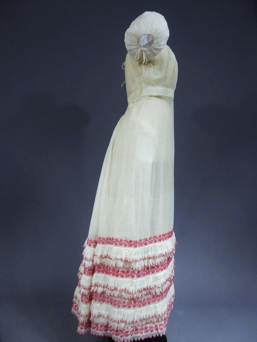 A Regency Cotton Voile Day Embroidered Summer Dress -France Circa 1815/1820 For Sale 7