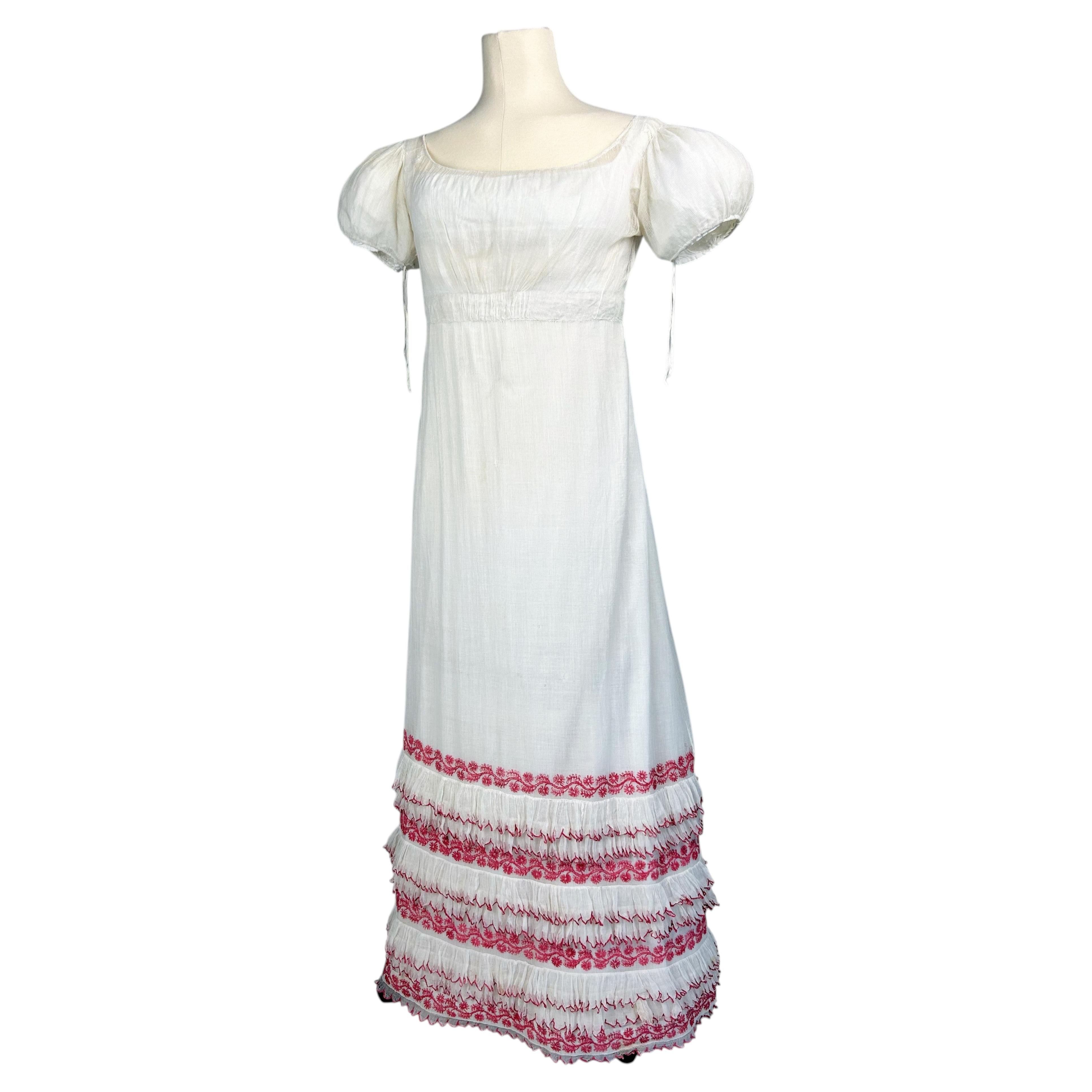 Vestido de verano bordado de voile de algodón de la Regencia -Francia Circa 1815/1820 en venta