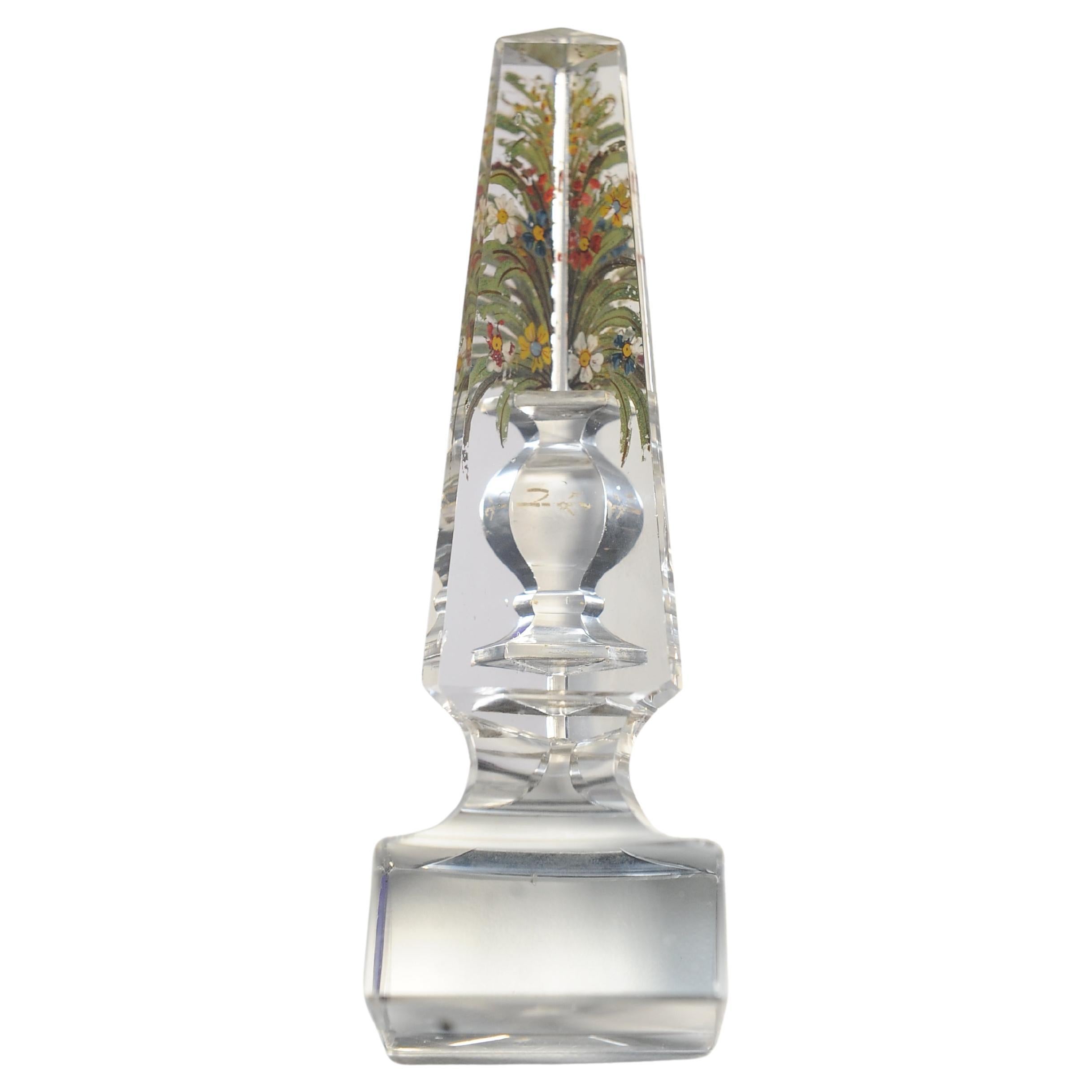 Eine Regency Cut Glass Miniatur Obelisk Prisma mit einer optischen Illusion einer Urne (Handbemalt) im Angebot