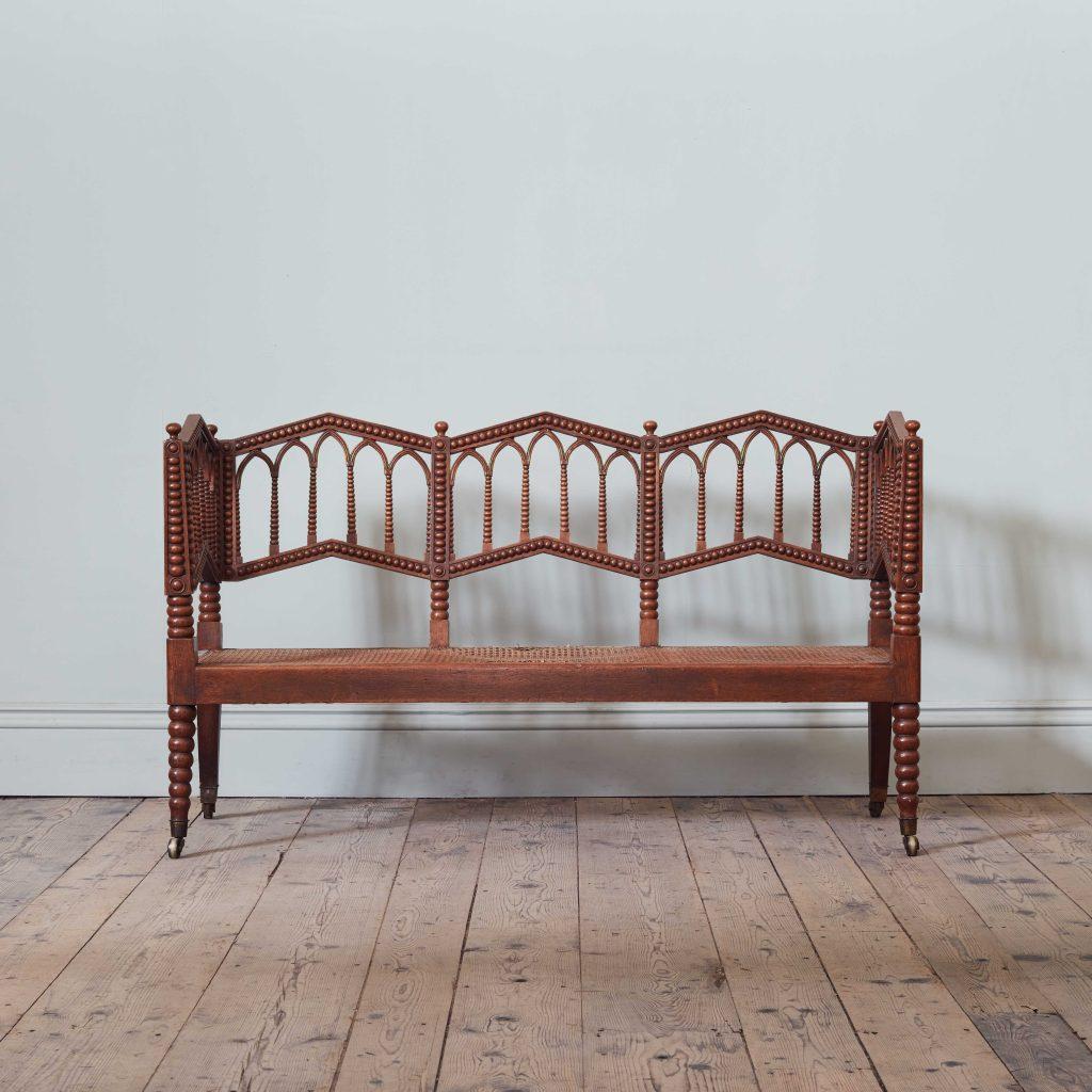 A Regency Oak & Caned Bobbin Hall Bench In Good Condition For Sale In London, GB