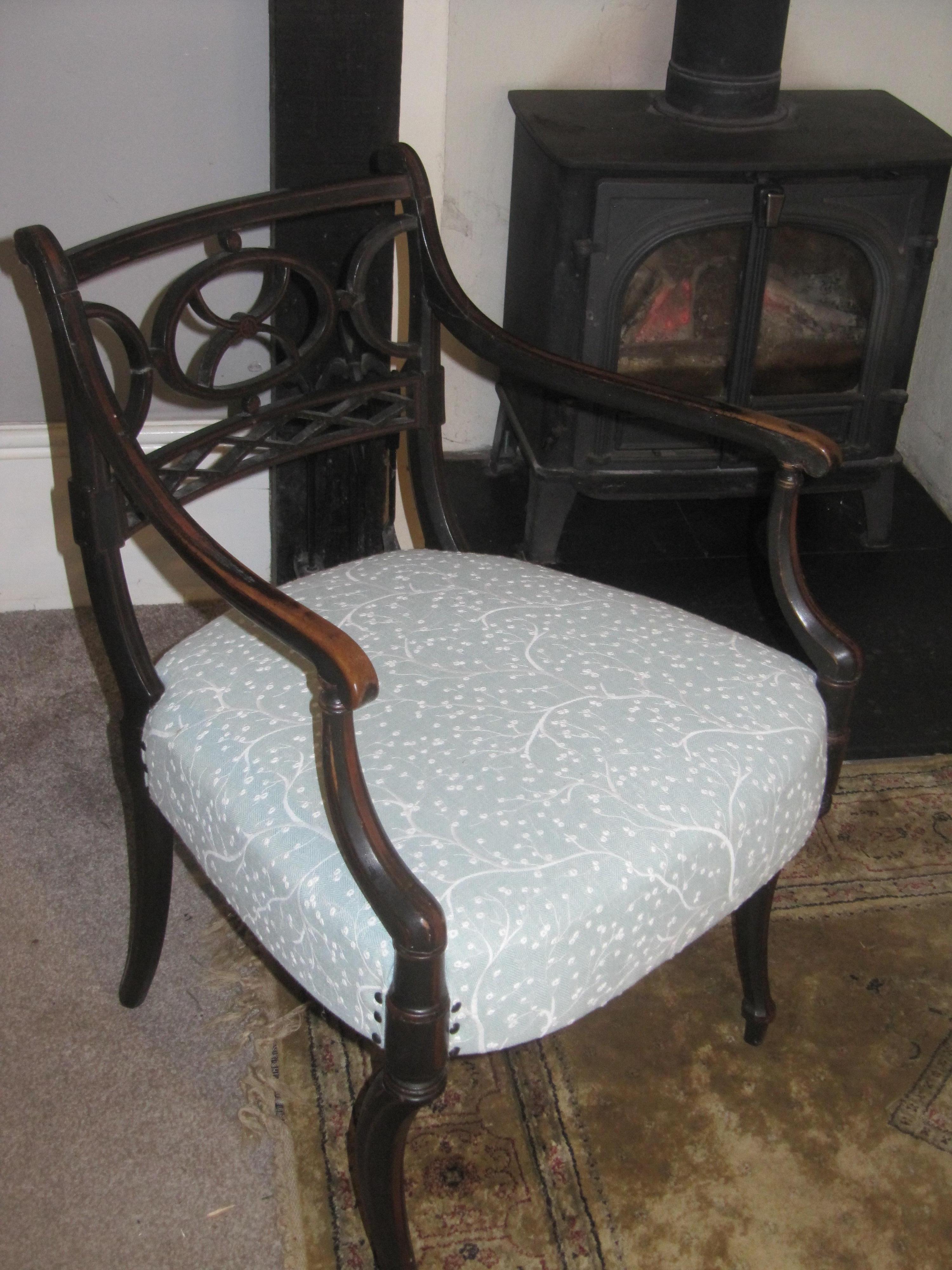 A Regency painted open arm or desk chair In Good Condition For Sale In Budleigh Salterton, GB