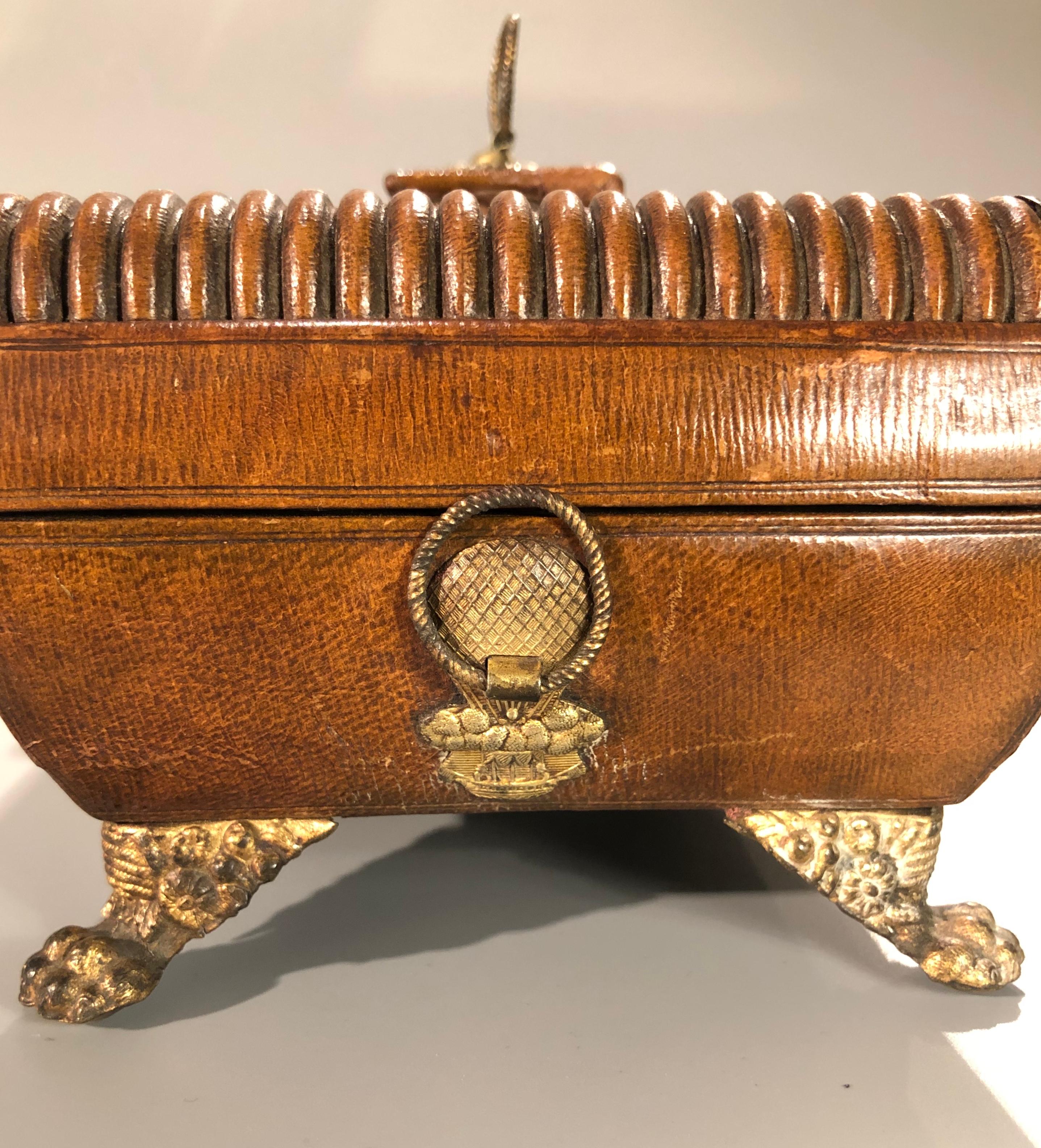 Regency Period Leather Sewing Casket In Good Condition In London, GB
