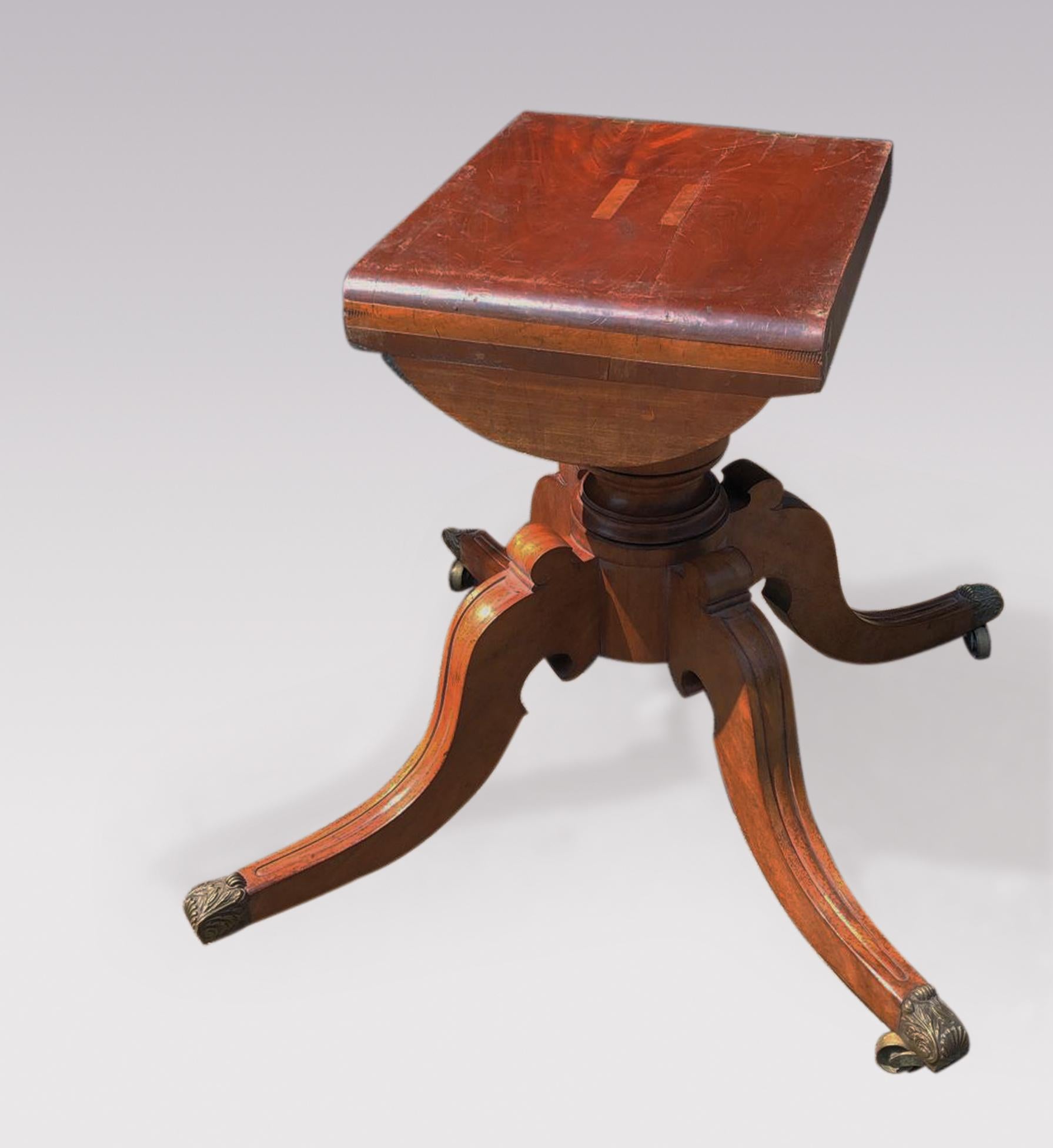 English Regency Period Mahogany and Rosewood Breakfast Table For Sale