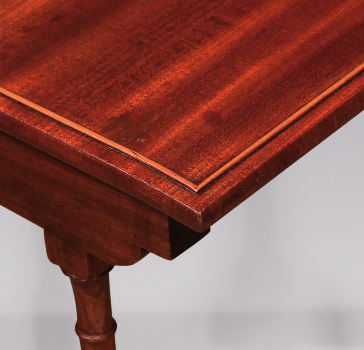 A Regency period mahogany nest of four tables In Good Condition For Sale In London, GB