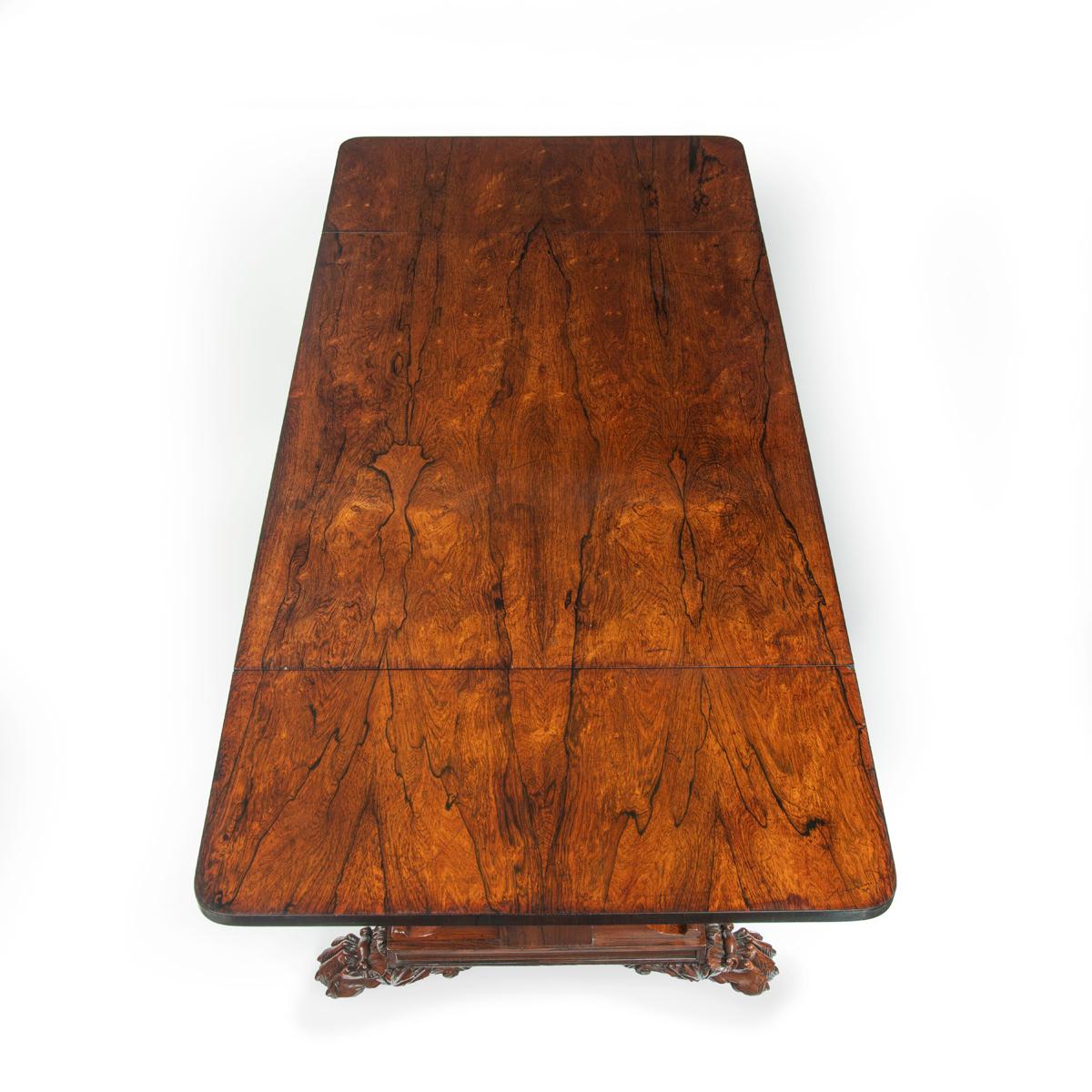 A Regency rosewood end support sofa table, attributed to Gillows In Good Condition For Sale In Lymington, Hampshire