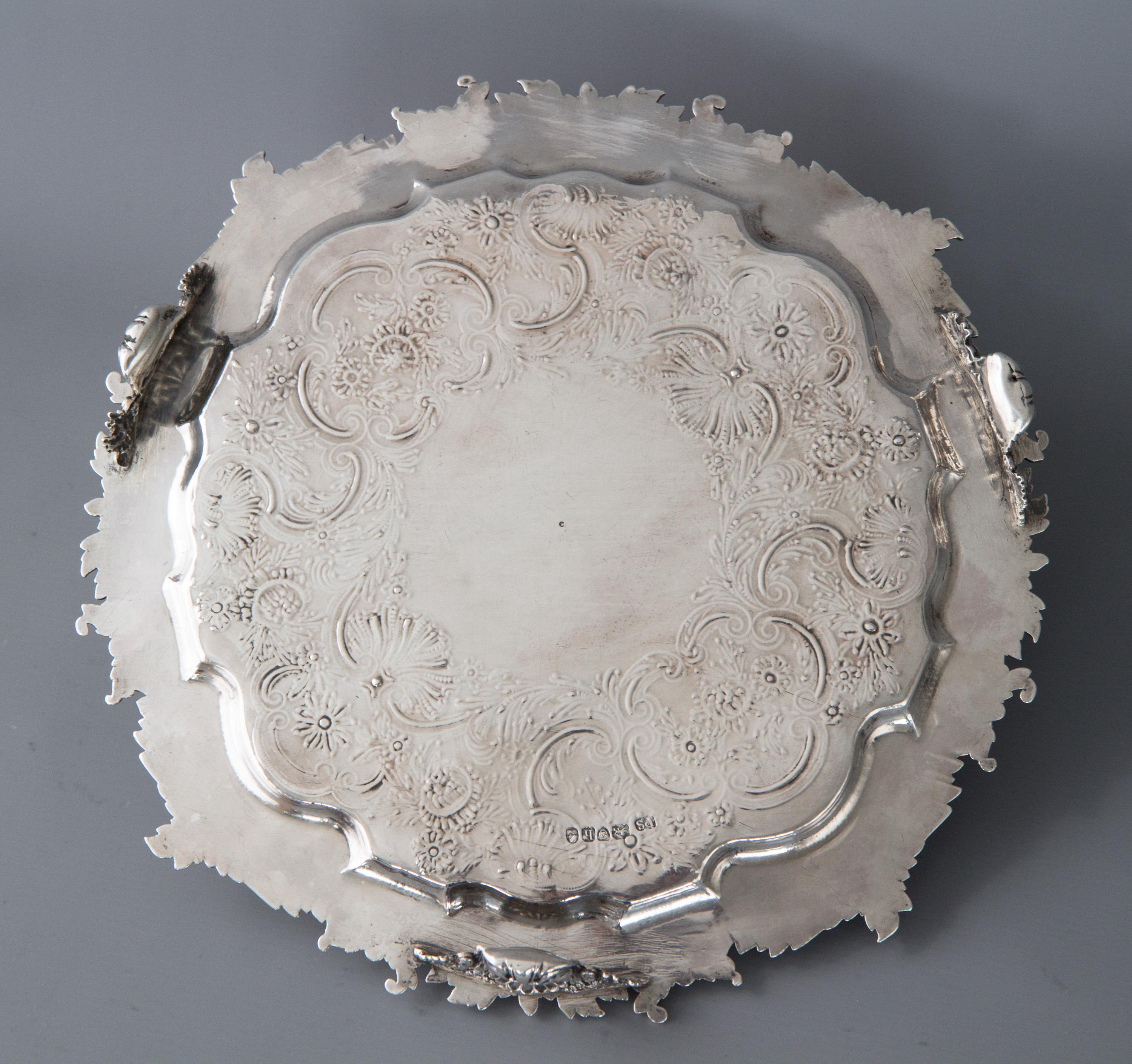 A Regency Silver Salver, London, 1823 by Paul Storr In Excellent Condition In Cornwall, GB