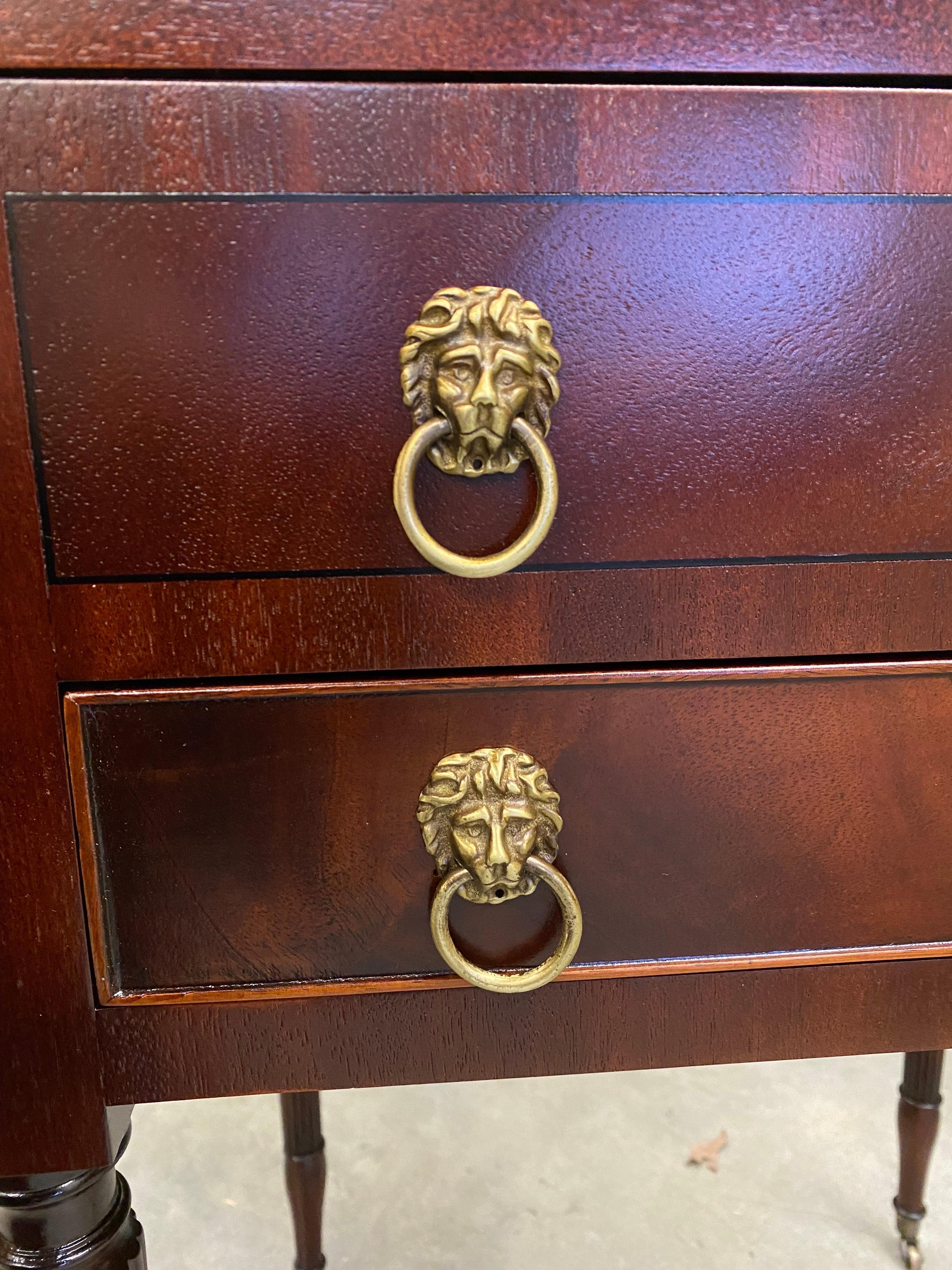 Scrivania da camera in stile Regency in mogano intagliato Beau Brummel Gentlemans Vanity Desk in vendita 1