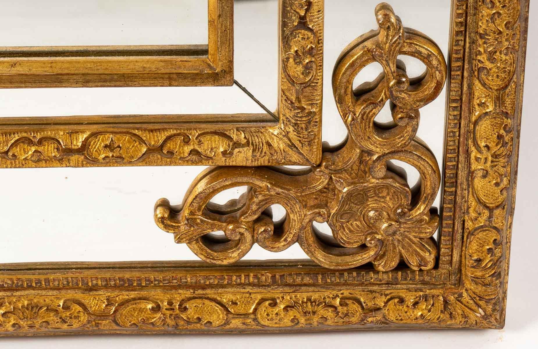 Regency Style Gilt Stucco Mirror In Good Condition In Saint-Ouen, FR