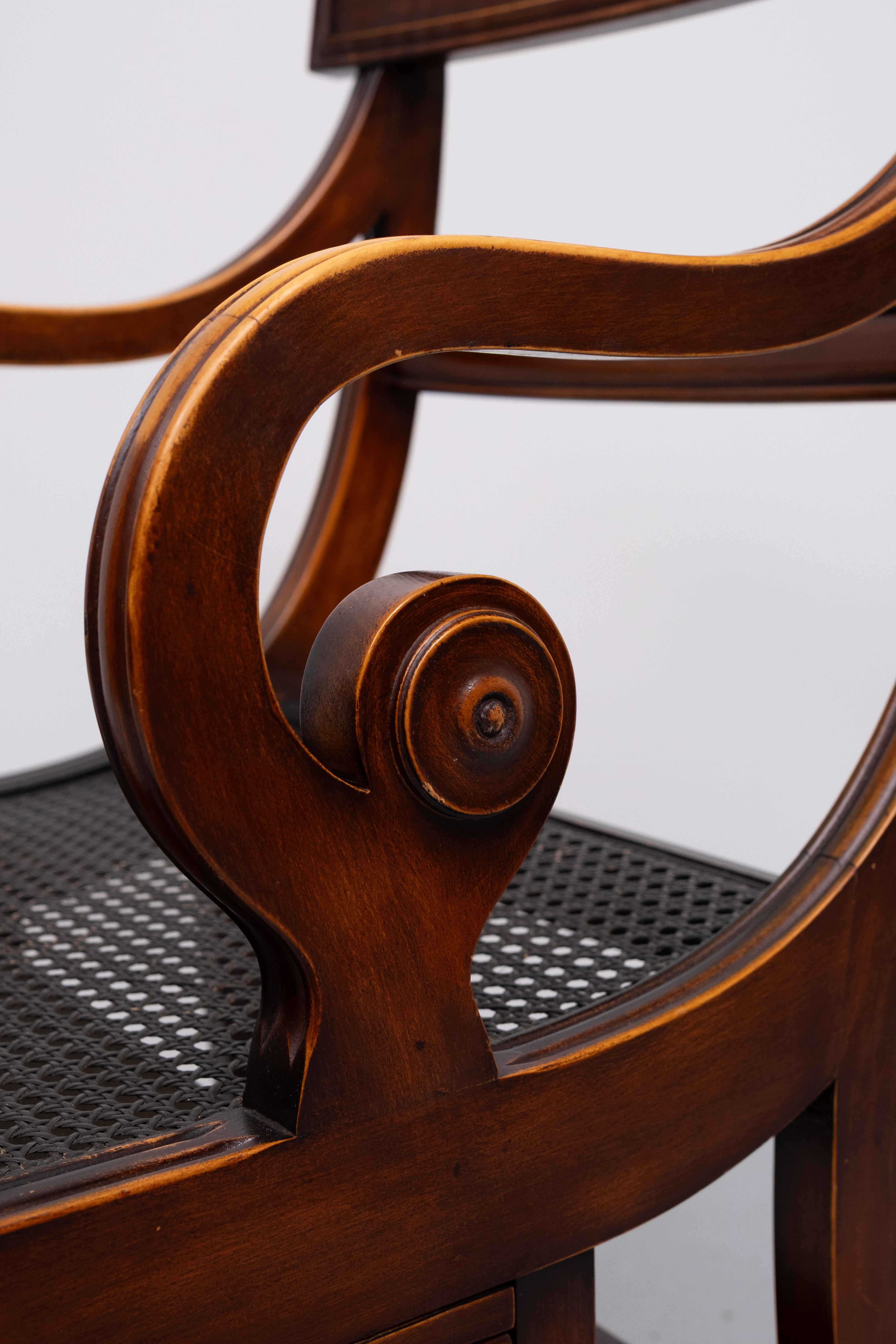 Anglais Fauteuil de bibliothèque en acajou de style Regency.  Angleterre en vente