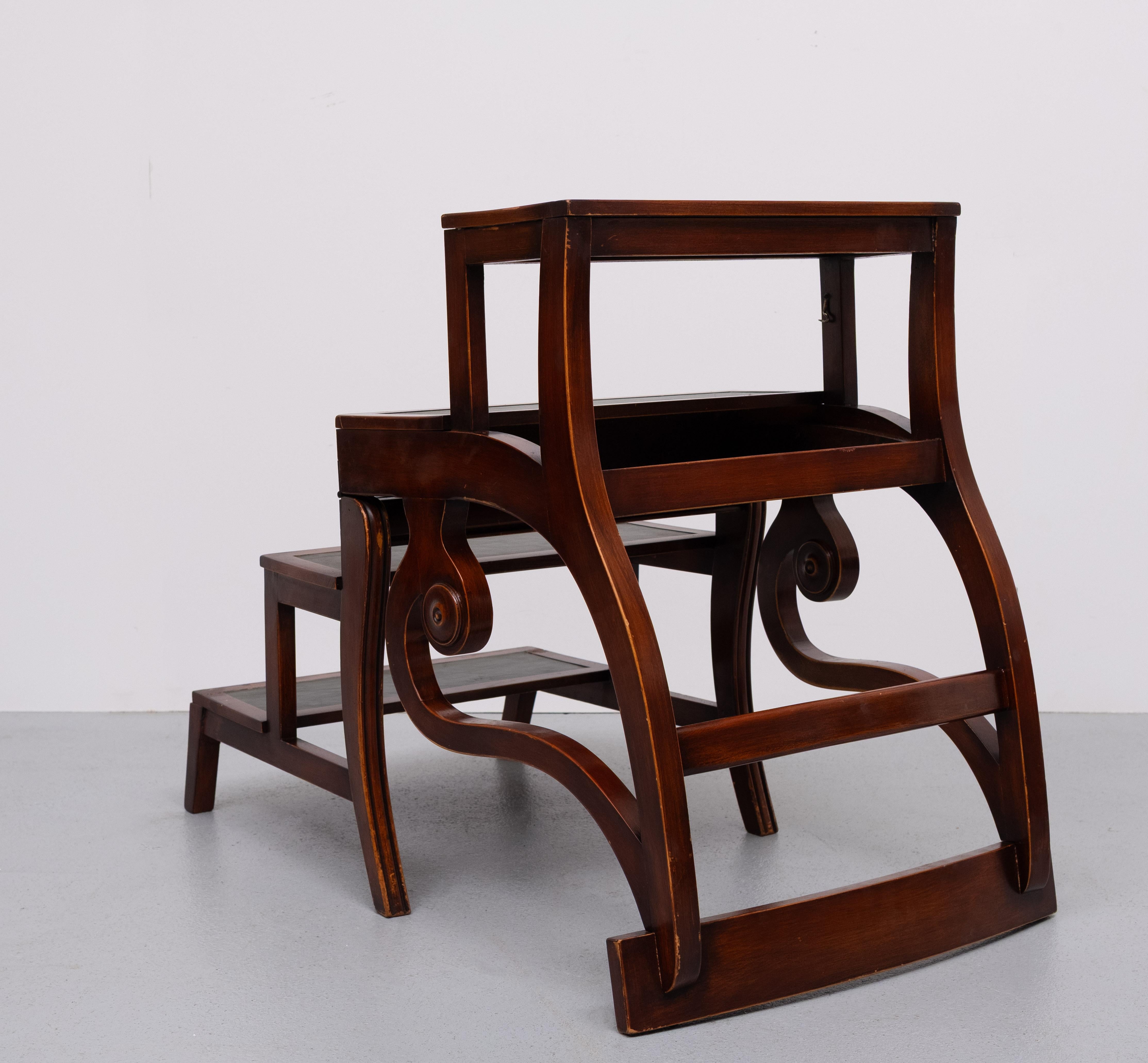 Fauteuil de bibliothèque en acajou de style Regency.  Angleterre en vente 1
