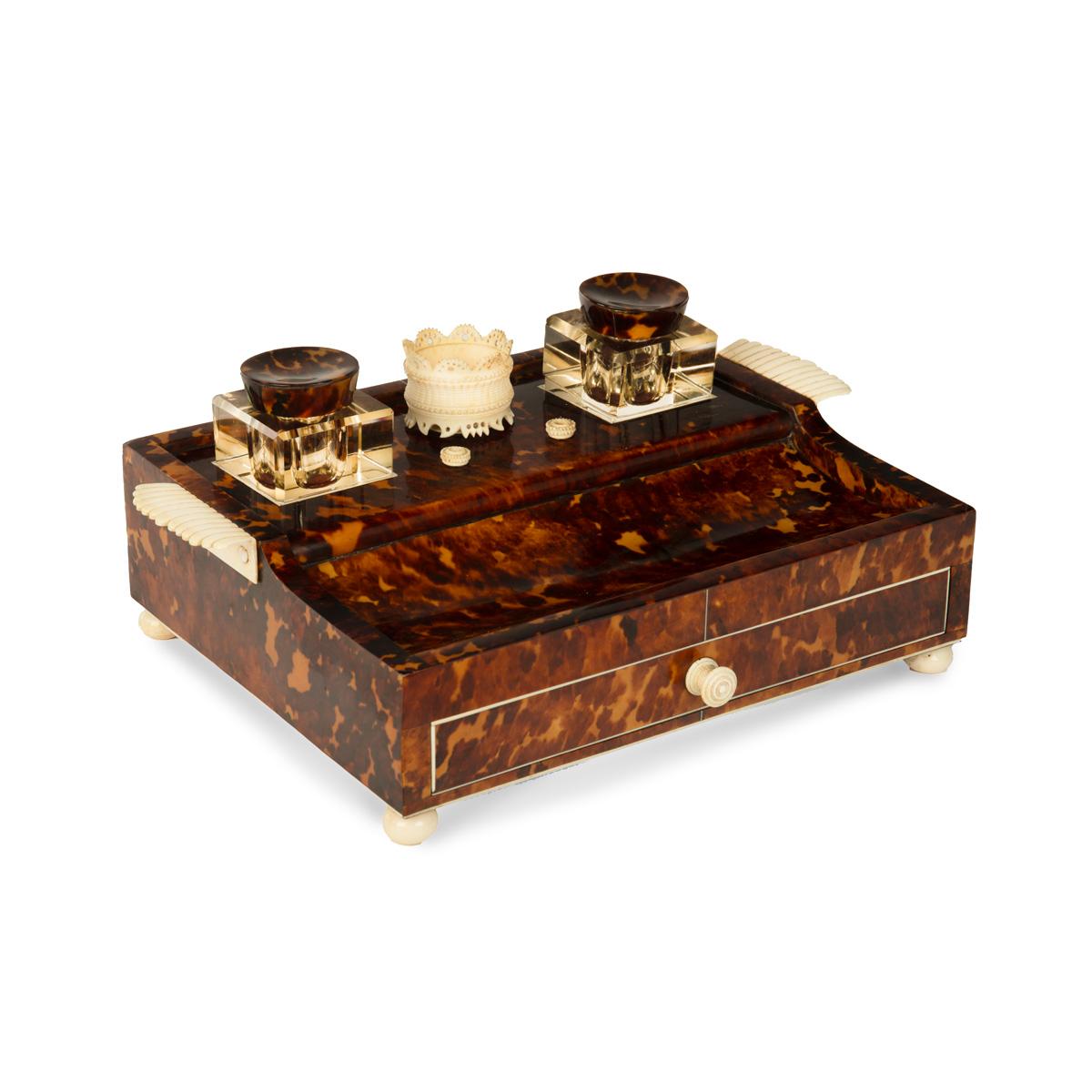 A Regency tortoiseshell and ivory desk set In Good Condition For Sale In Lymington, Hampshire