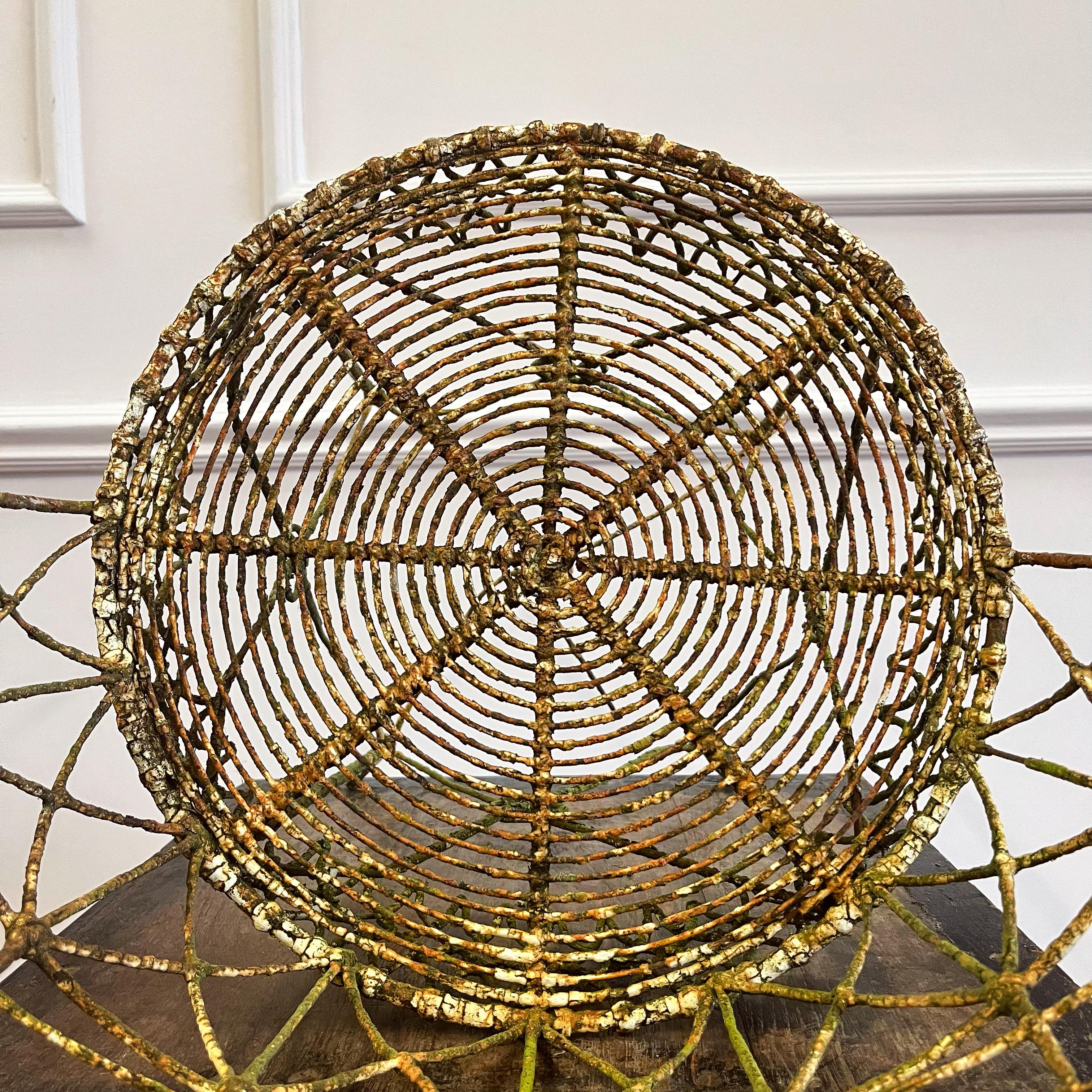 Una silla de jardín de alambre de la Regencia en Bueno estado para la venta en London, GB