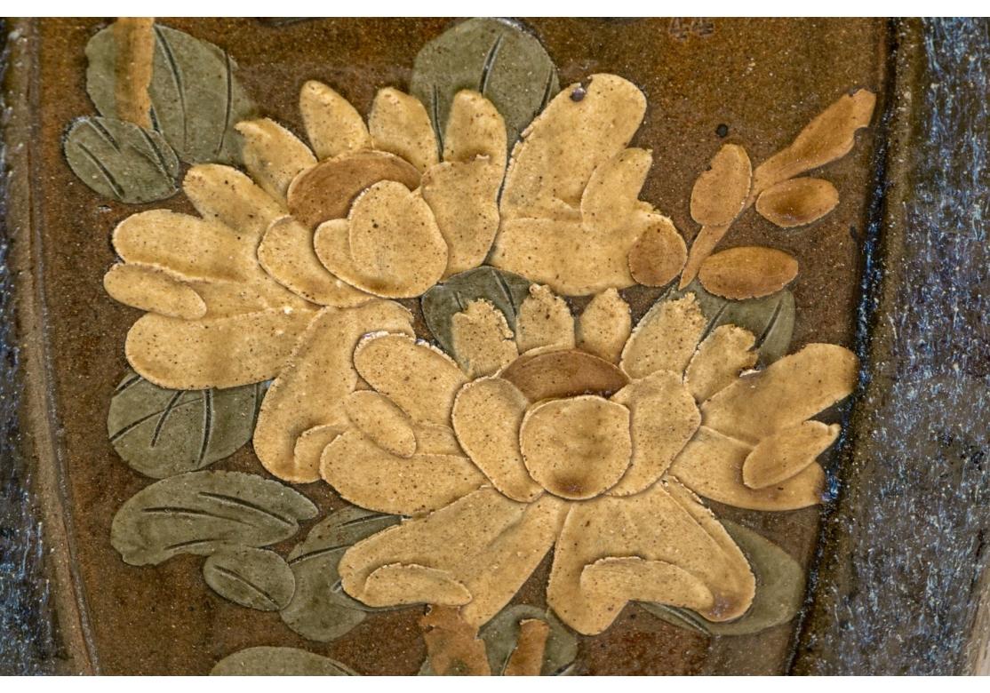 Notable pareja de taburetes de jardín asiáticos pintados con motivos de animales Terracota en venta