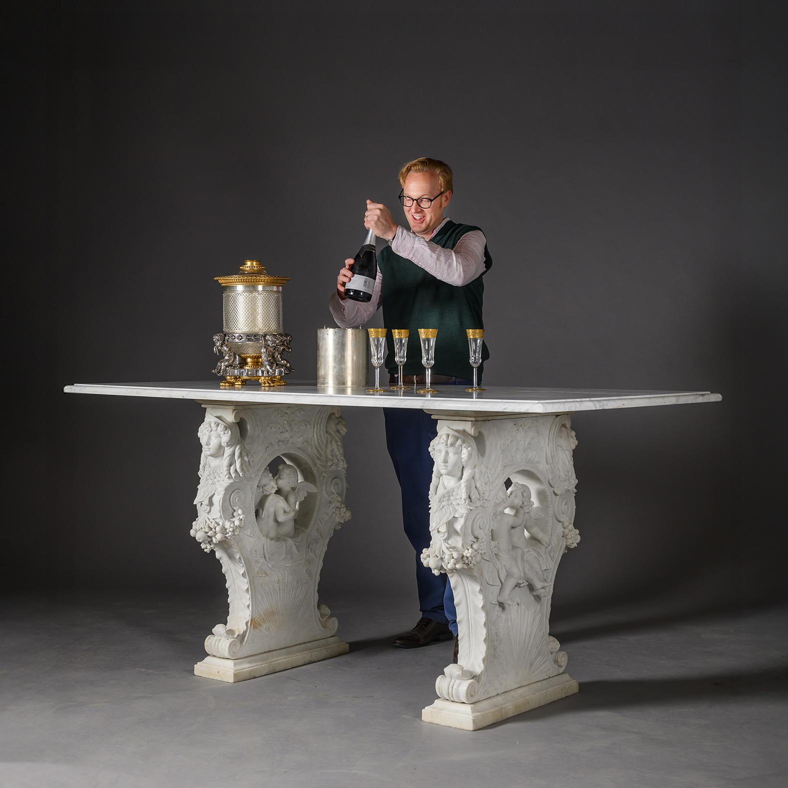 A Renaissance Revival Carved Marble Centre Table im Angebot 1
