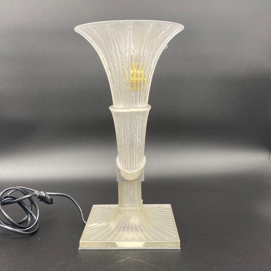 French René Lalique Amsterdam Table Lamp