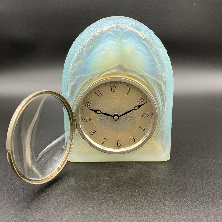 French René Lalique Art Déco 2 Colombes Clock in Glass For Sale