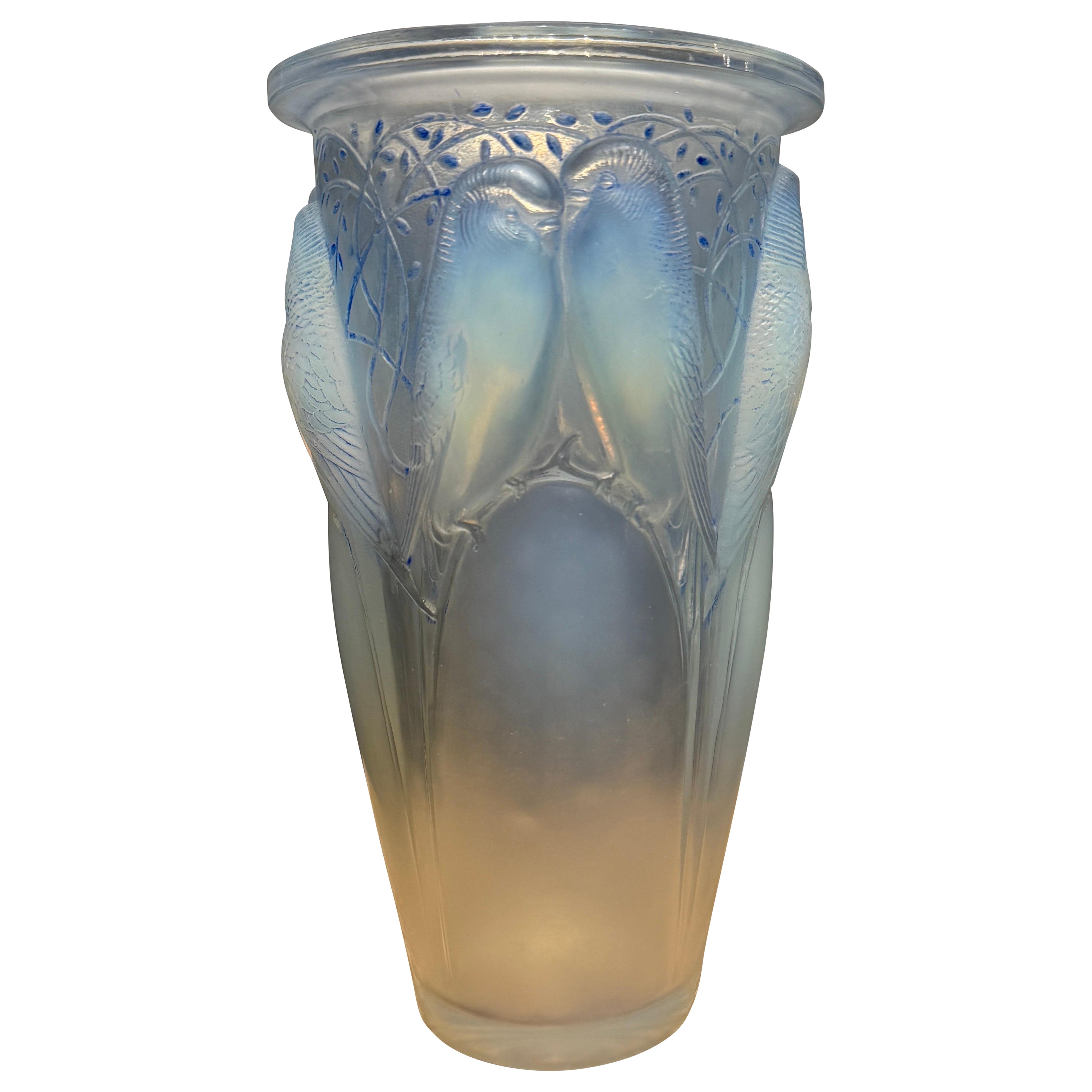 À René Lalique Ceylan Art Déco Vase in Opalescent Glass