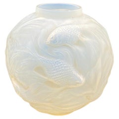 Rene Lalique Vase Art Déco Formose opalescent