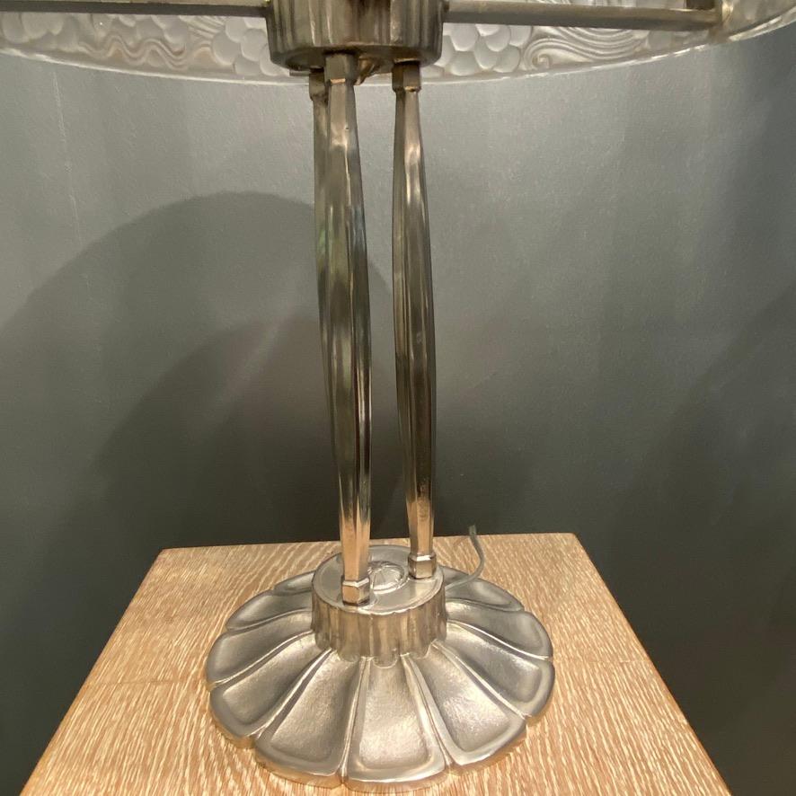 A René Lalique Sint Vincent  glass and bronze Art Deco Lamp For Sale 4
