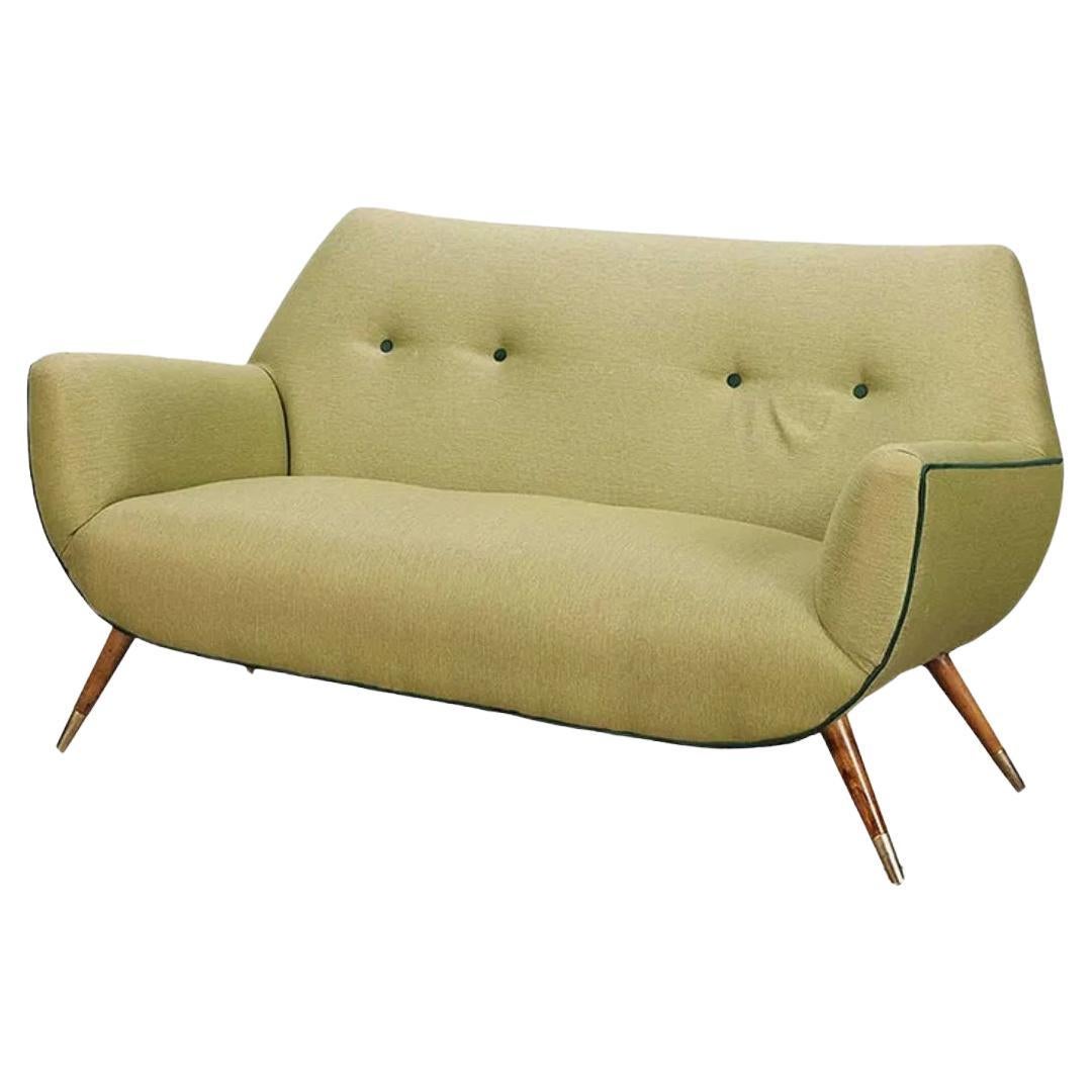 Un love seat italiano restaurado C 1950 en venta