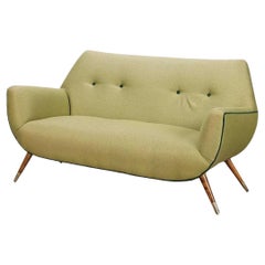 Loveseats modernos de mediados de siglo