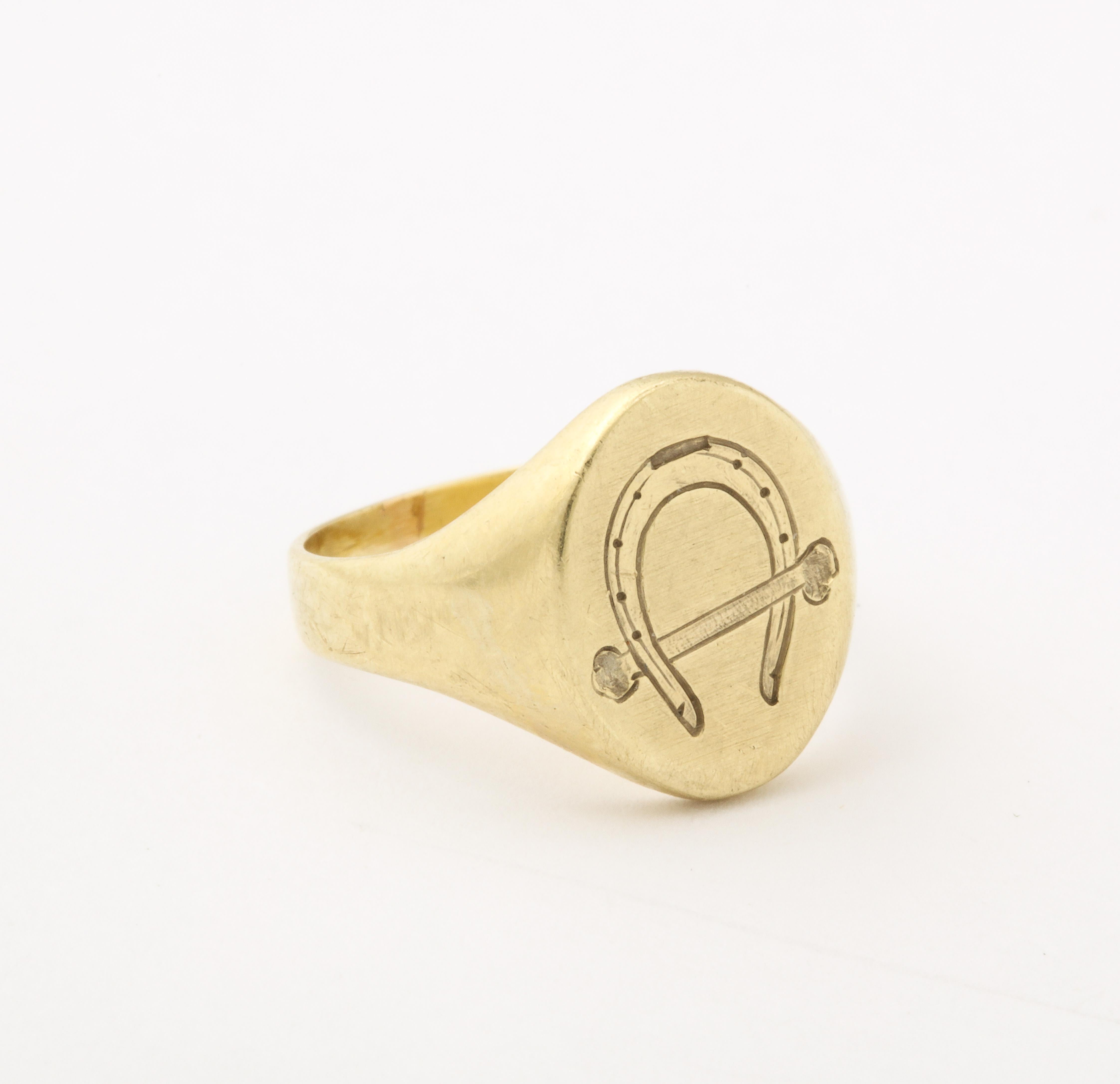 A Retro Equestrian or Lucky Signet Ring with Horseshoe and Crop 14 Kt Gold For Sale 1