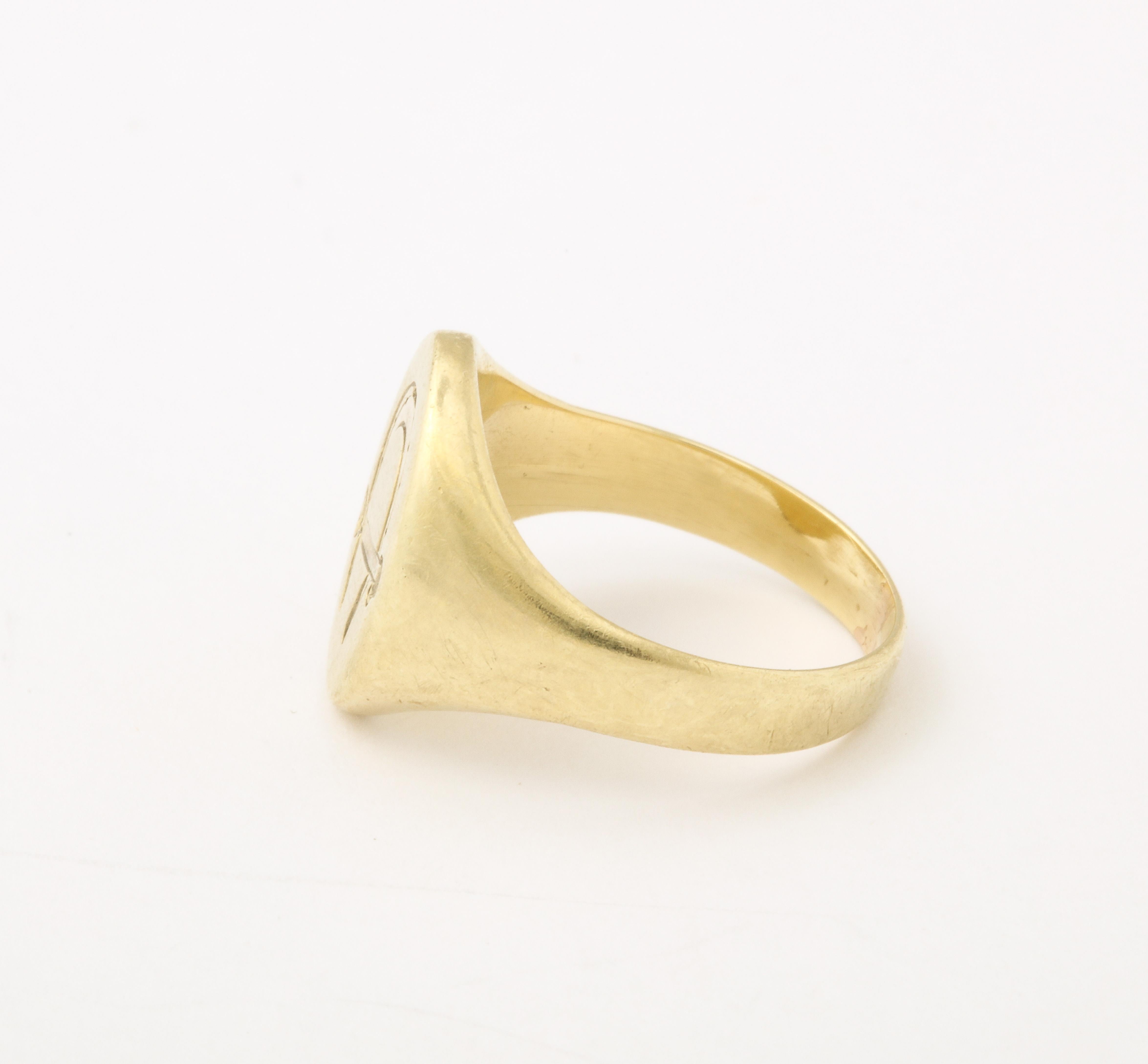 A Retro Equestrian or Lucky Signet Ring with Horseshoe and Crop 14 Kt Gold In Excellent Condition For Sale In Stamford, CT