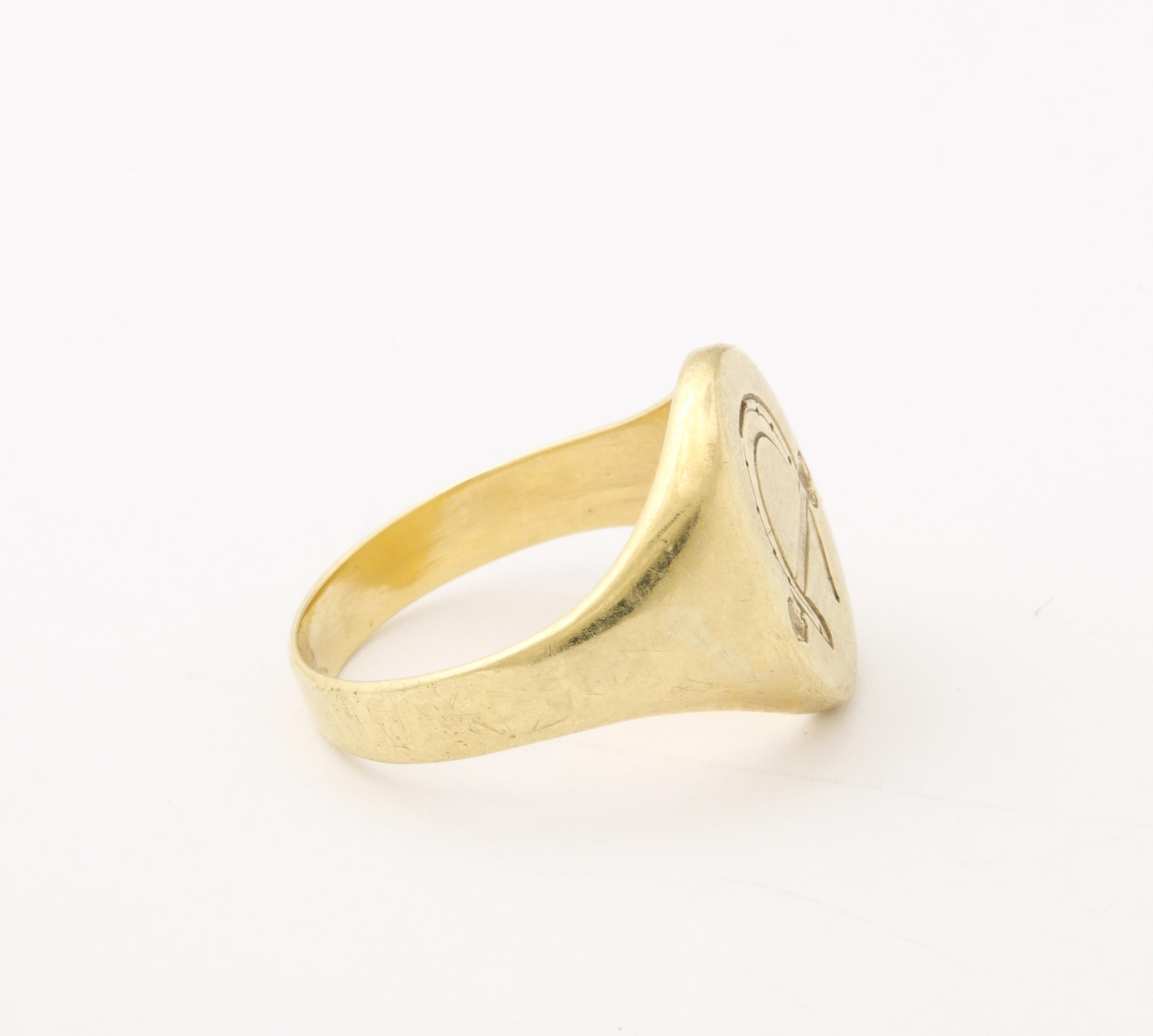 A Retro Equestrian or Lucky Signet Ring with Horseshoe and Crop 14 Kt Gold For Sale 3