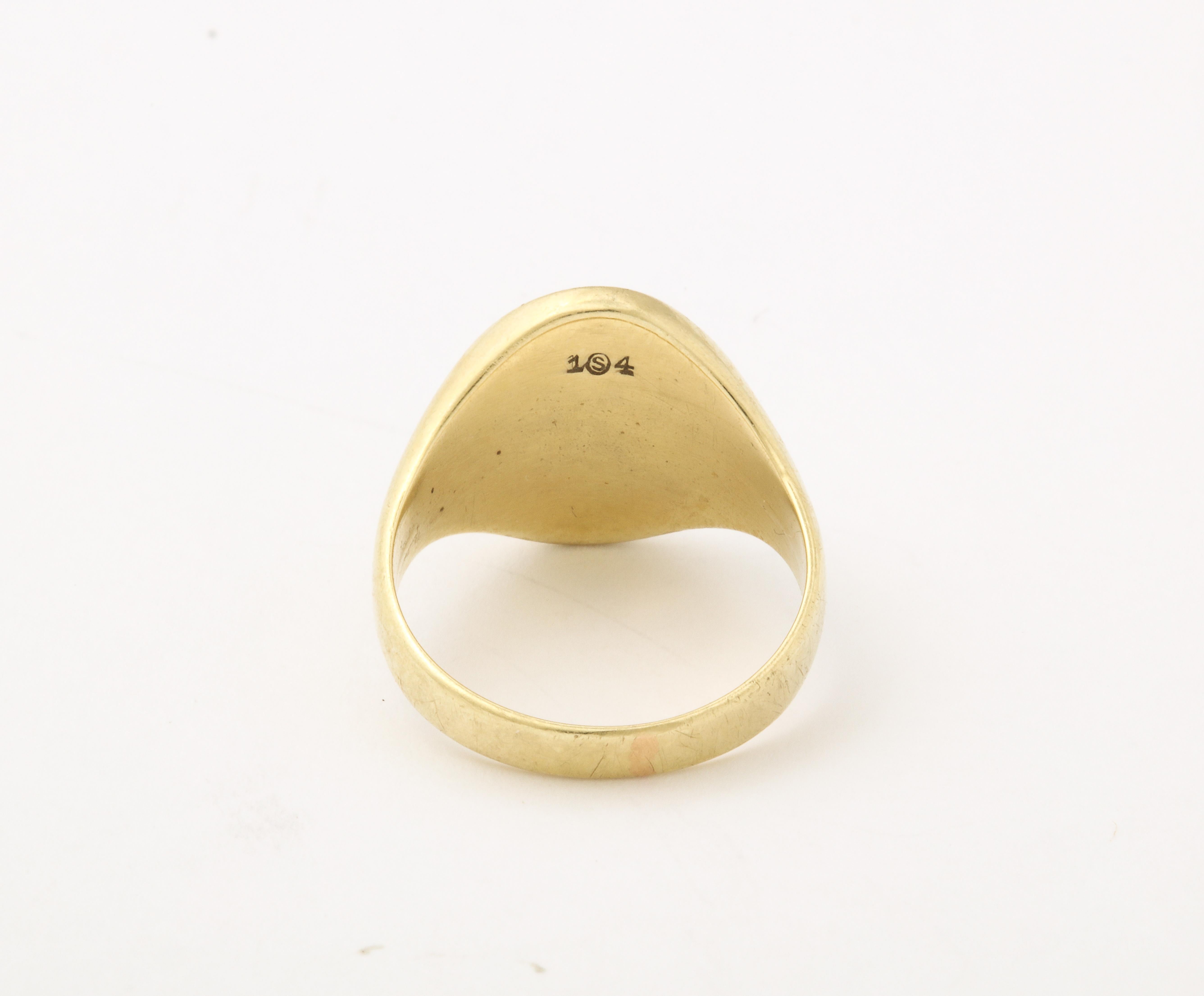 A Retro Equestrian or Lucky Signet Ring with Horseshoe and Crop 14 Kt Gold For Sale 4