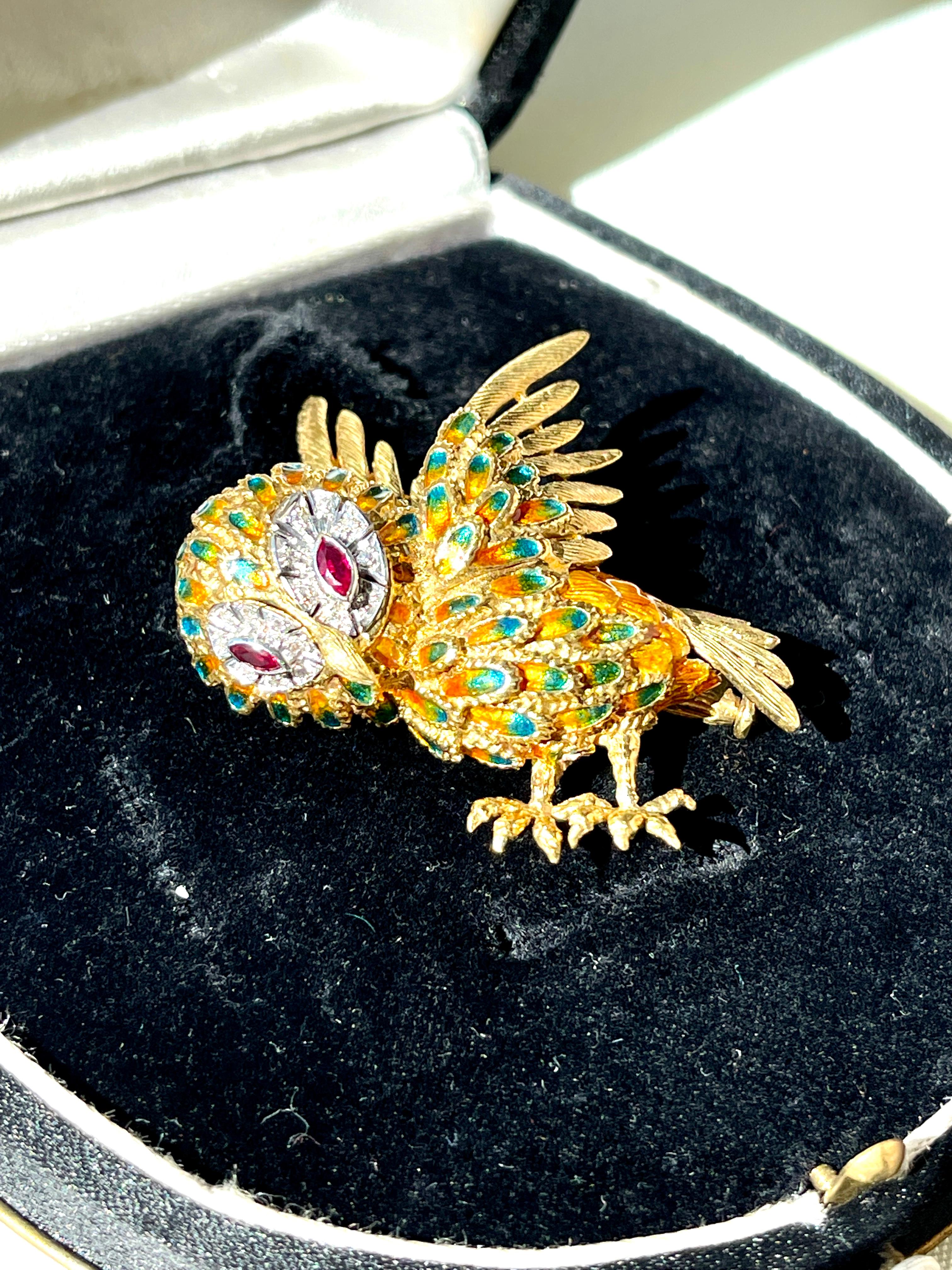 Animal Owl Yellow Gold Diamonds and Rubies Brooch In Excellent Condition For Sale In Viana do Castelo, PT