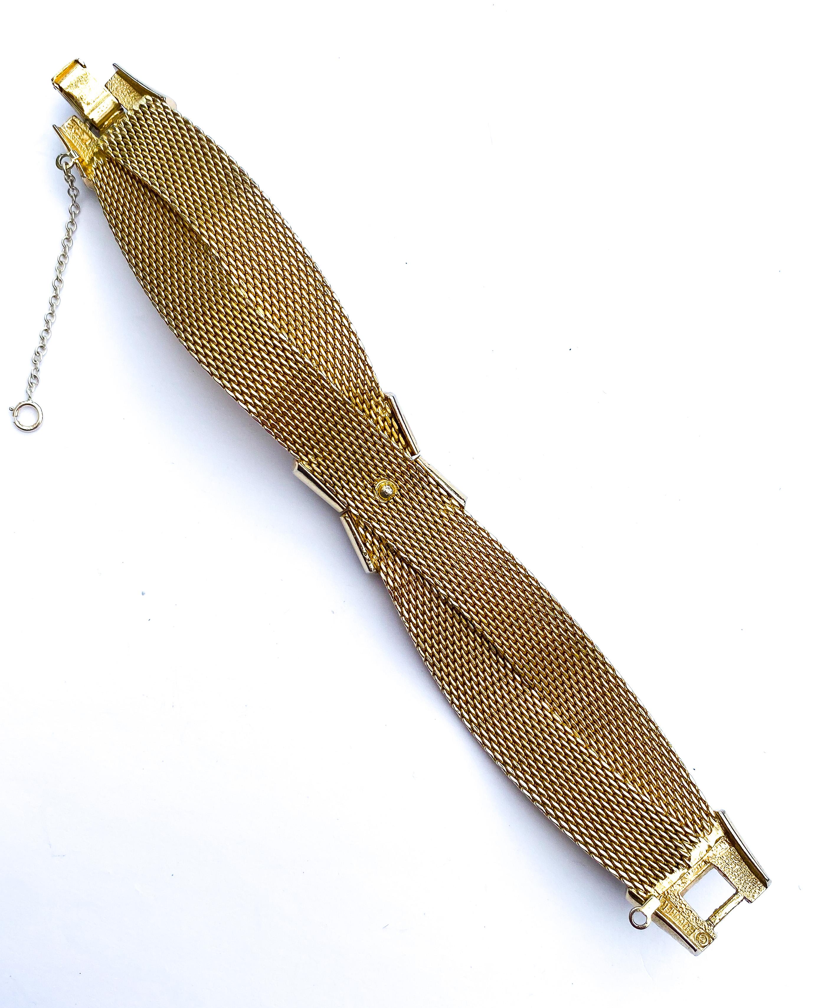 Bracciale in maglia dorata e pasta trasparente in stile retrò, Marcel Boucher, USA, anni '60. in vendita 1