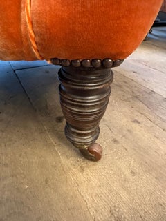 Ein neu gepolsterter antiker englischer viktorianischer Bibliothekssessel