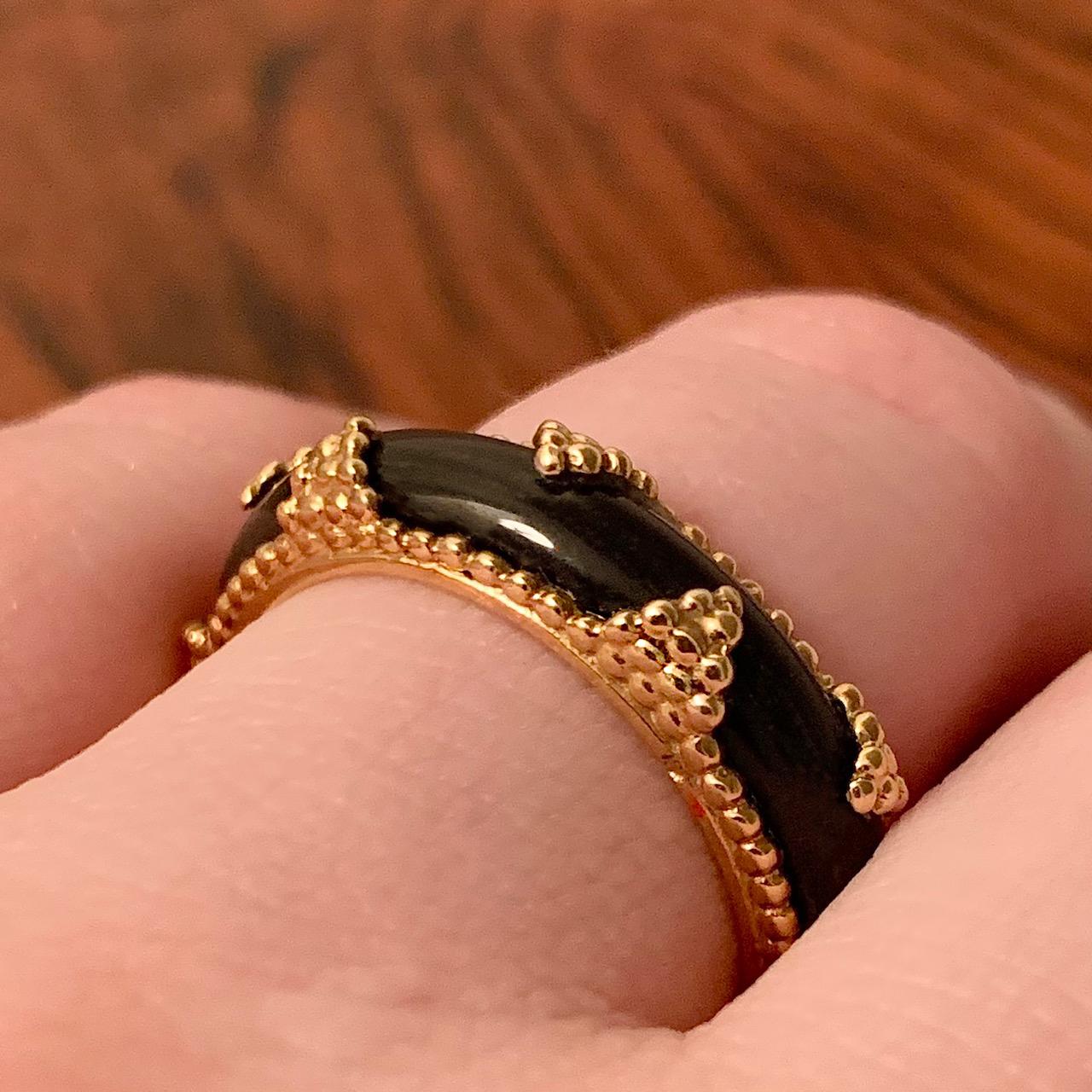 Ring aus Obsidian und Gold von A. Reza (Moderne)
