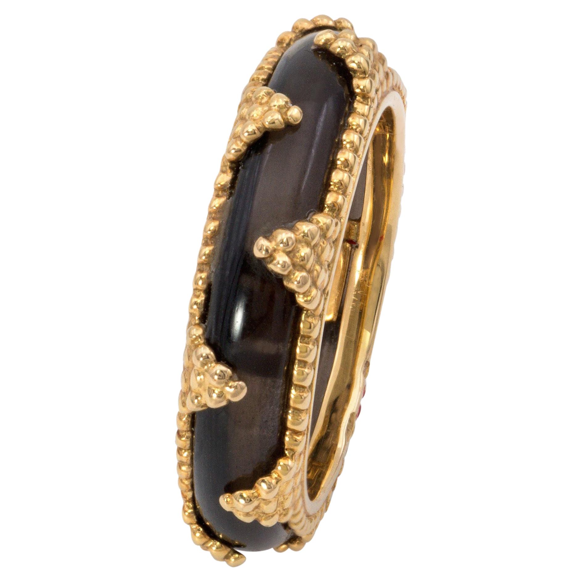 Ring aus Obsidian und Gold von A. Reza