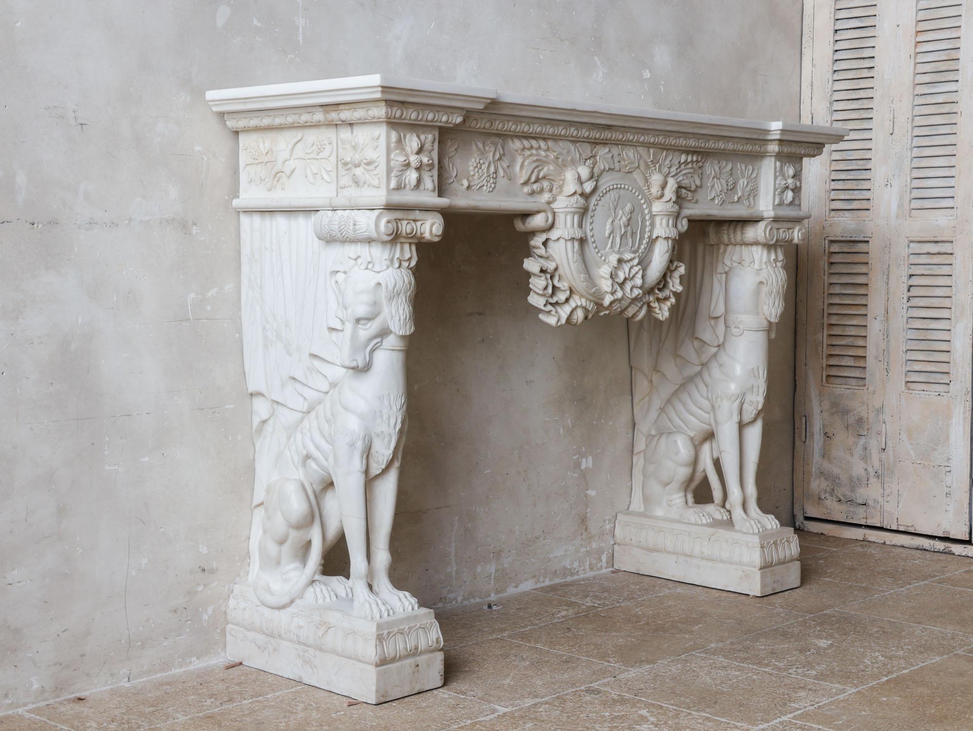 Ein reichhaltiges und verschnörkeltes Monumentales Kaminsims im italienischen Renaissance-Revival-Stil im Angebot 1
