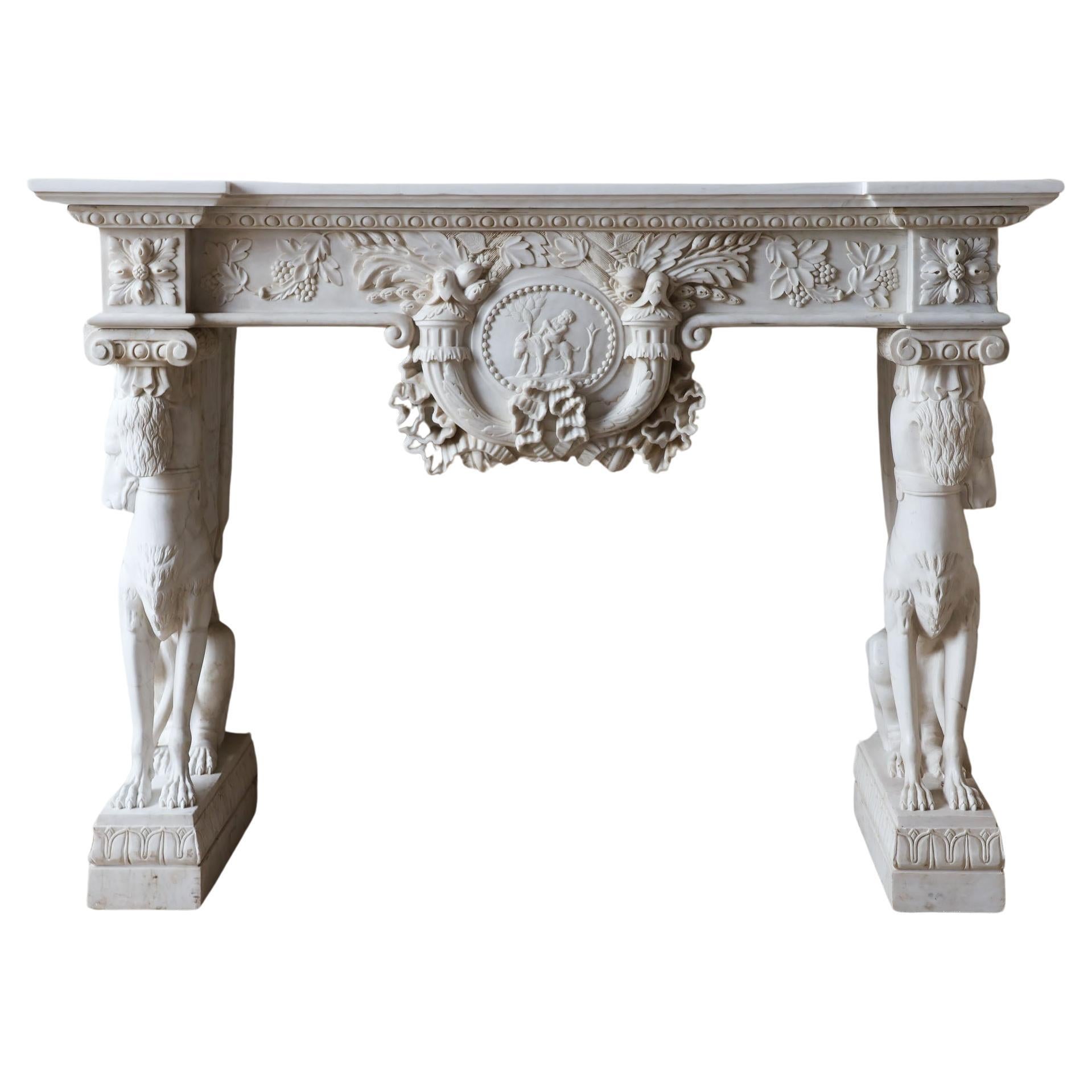 Ein reichhaltiges und verschnörkeltes Monumentales Kaminsims im italienischen Renaissance-Revival-Stil im Angebot