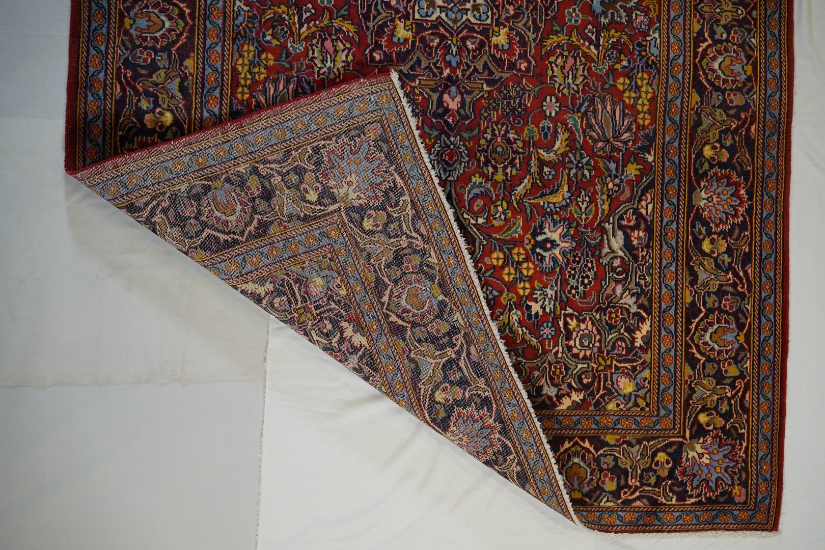 Vintage Semi Antique Isfahan fine For Sale 5