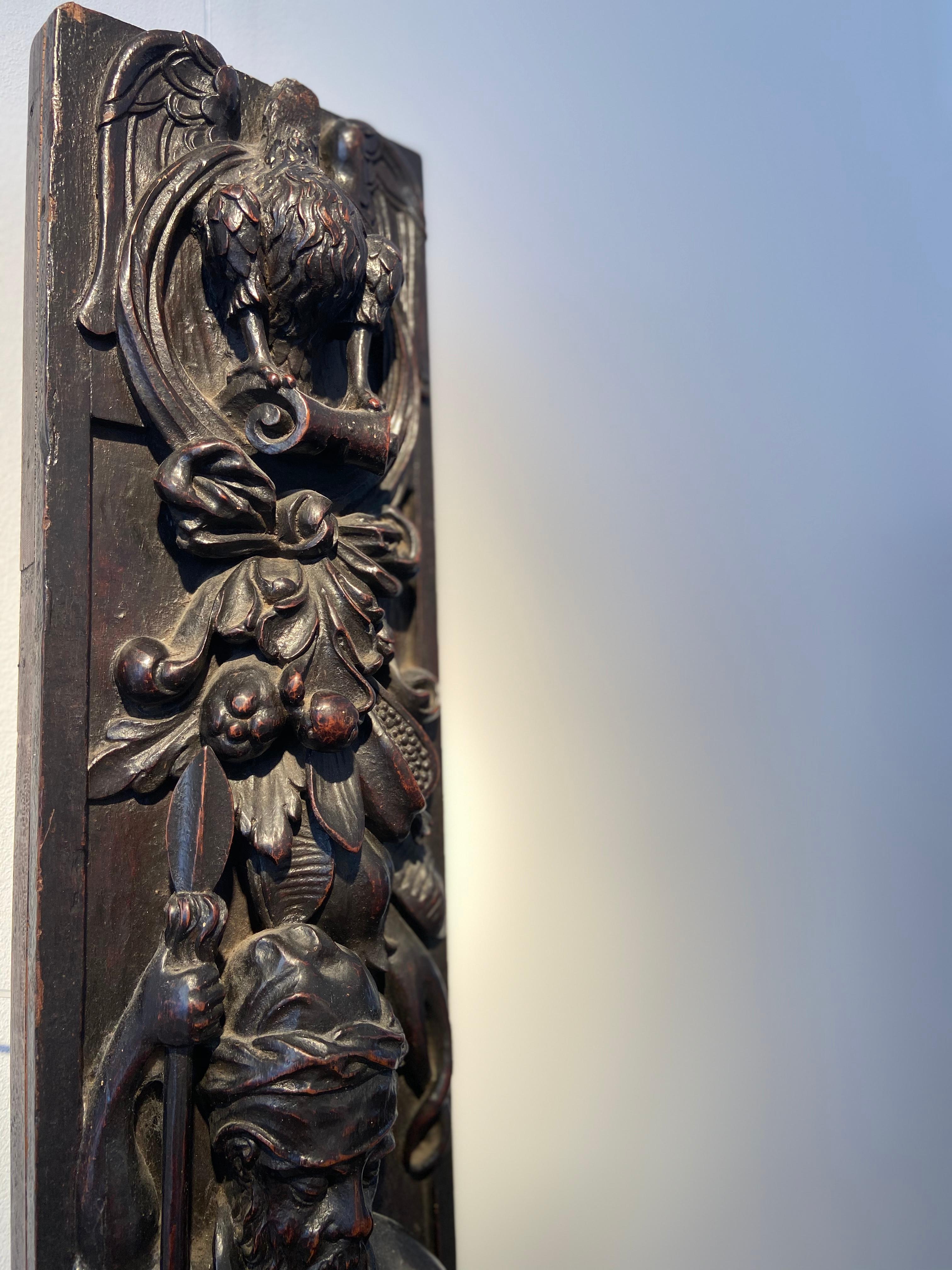 Richly Decorated Wooden Lock Plate, Renaissance, 17th Century, Flanders In Fair Condition For Sale In Brussels, BE