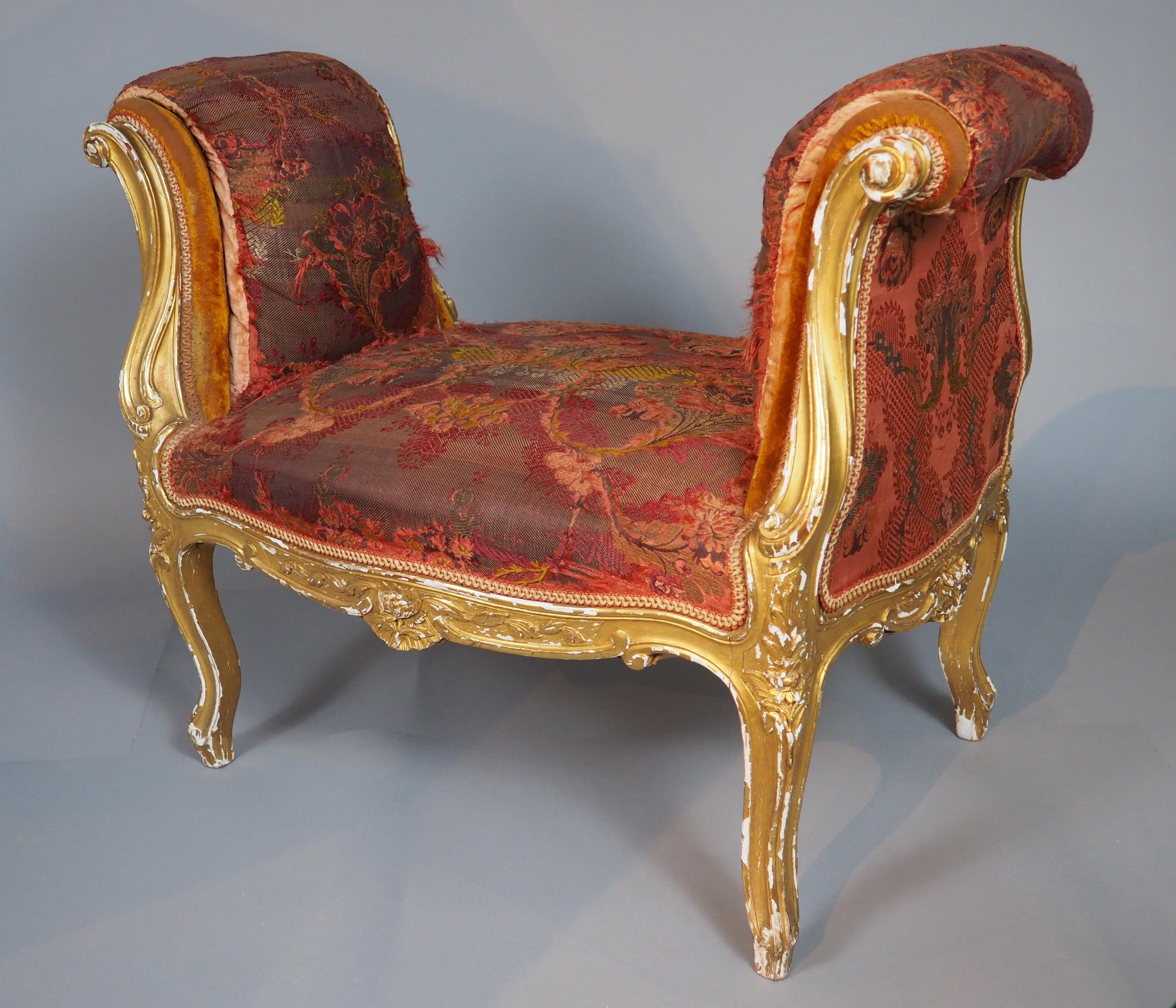 Eine reich geschnitzte CIRCA 1850 Französisch Louis XV Stil Giltwood Banquette im Angebot 11
