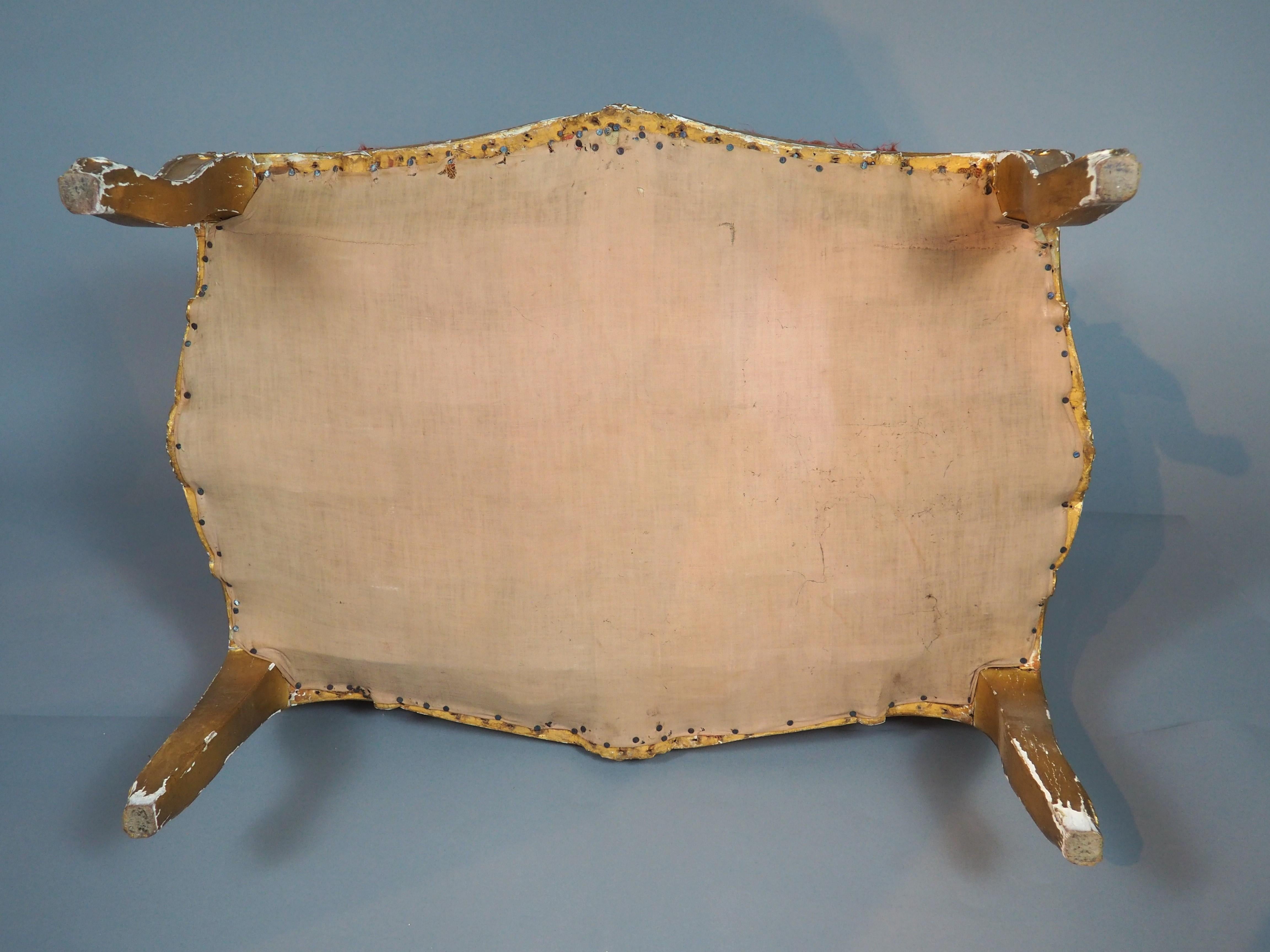 Eine reich geschnitzte CIRCA 1850 Französisch Louis XV Stil Giltwood Banquette im Angebot 12