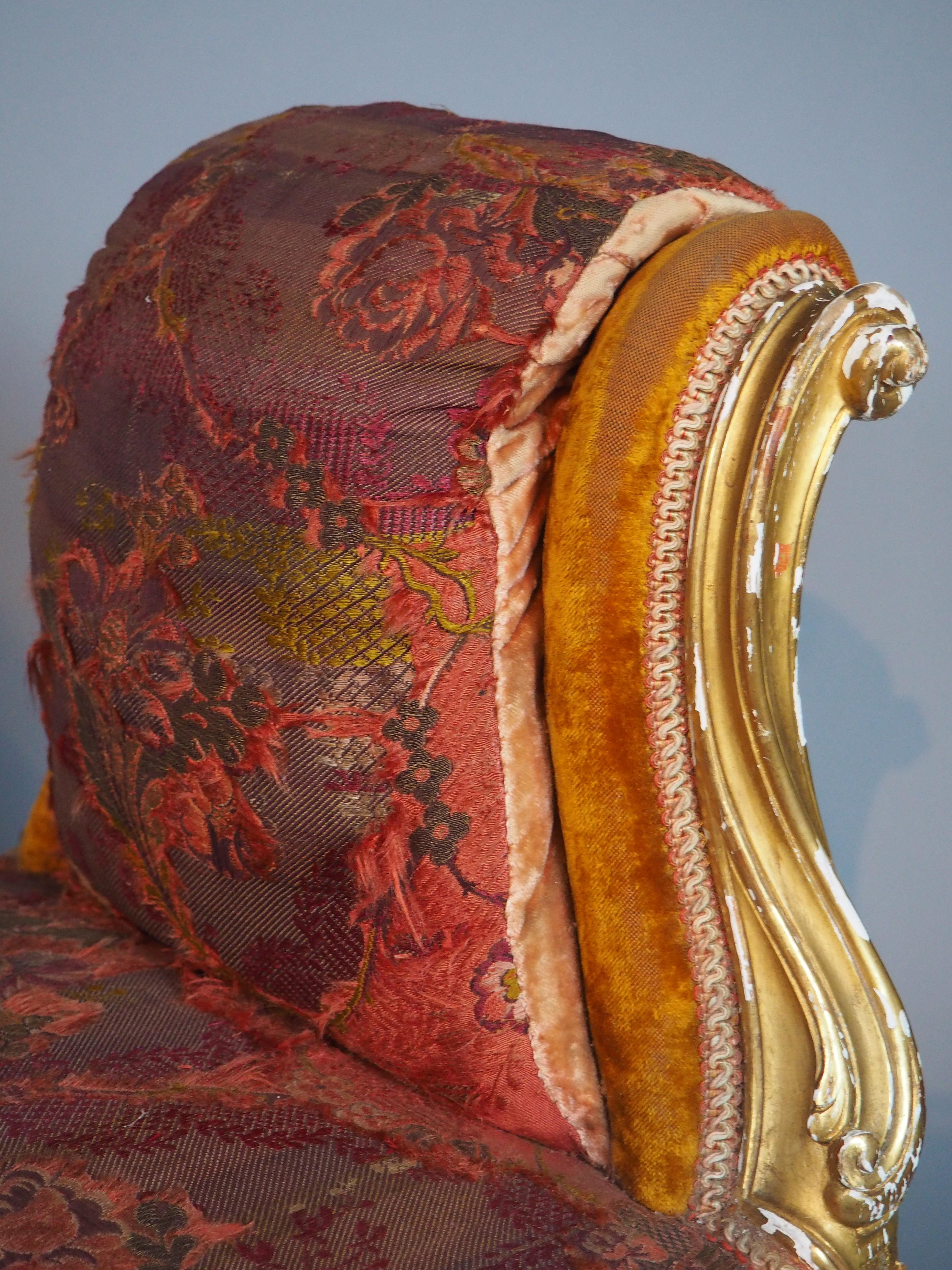 Eine reich geschnitzte CIRCA 1850 Französisch Louis XV Stil Giltwood Banquette im Angebot 1