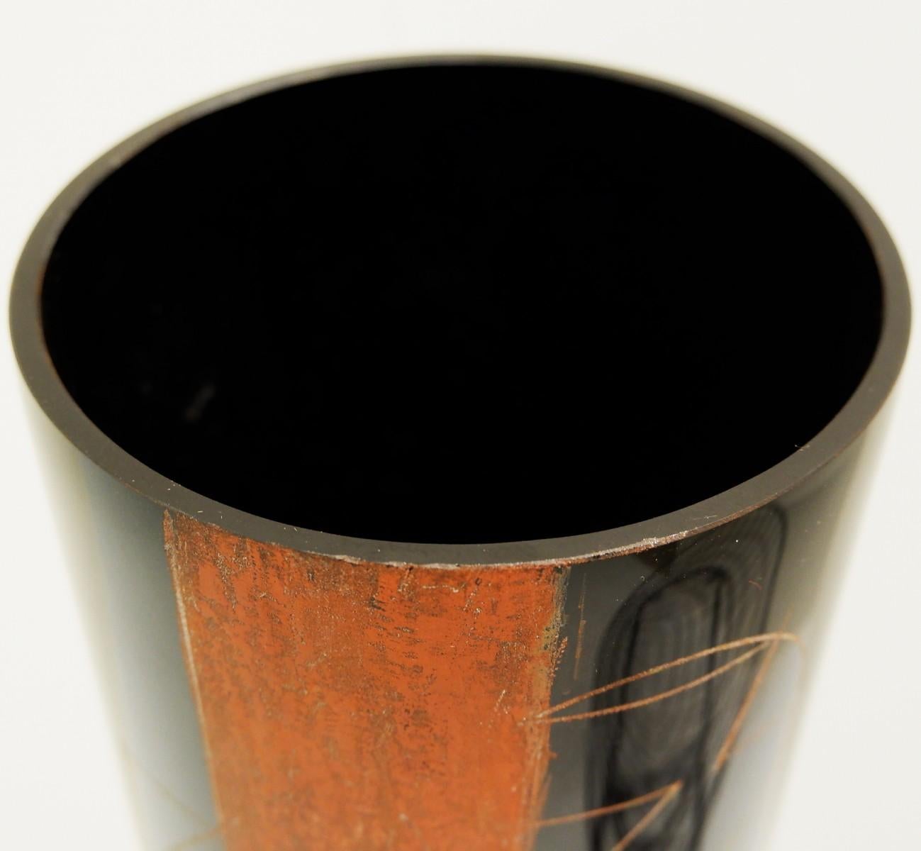 Zylindrische Vase von A. Riecke aus schwarz graviertem Glas, signiert und datiert im Zustand „Gut“ im Angebot in Brussels, BE