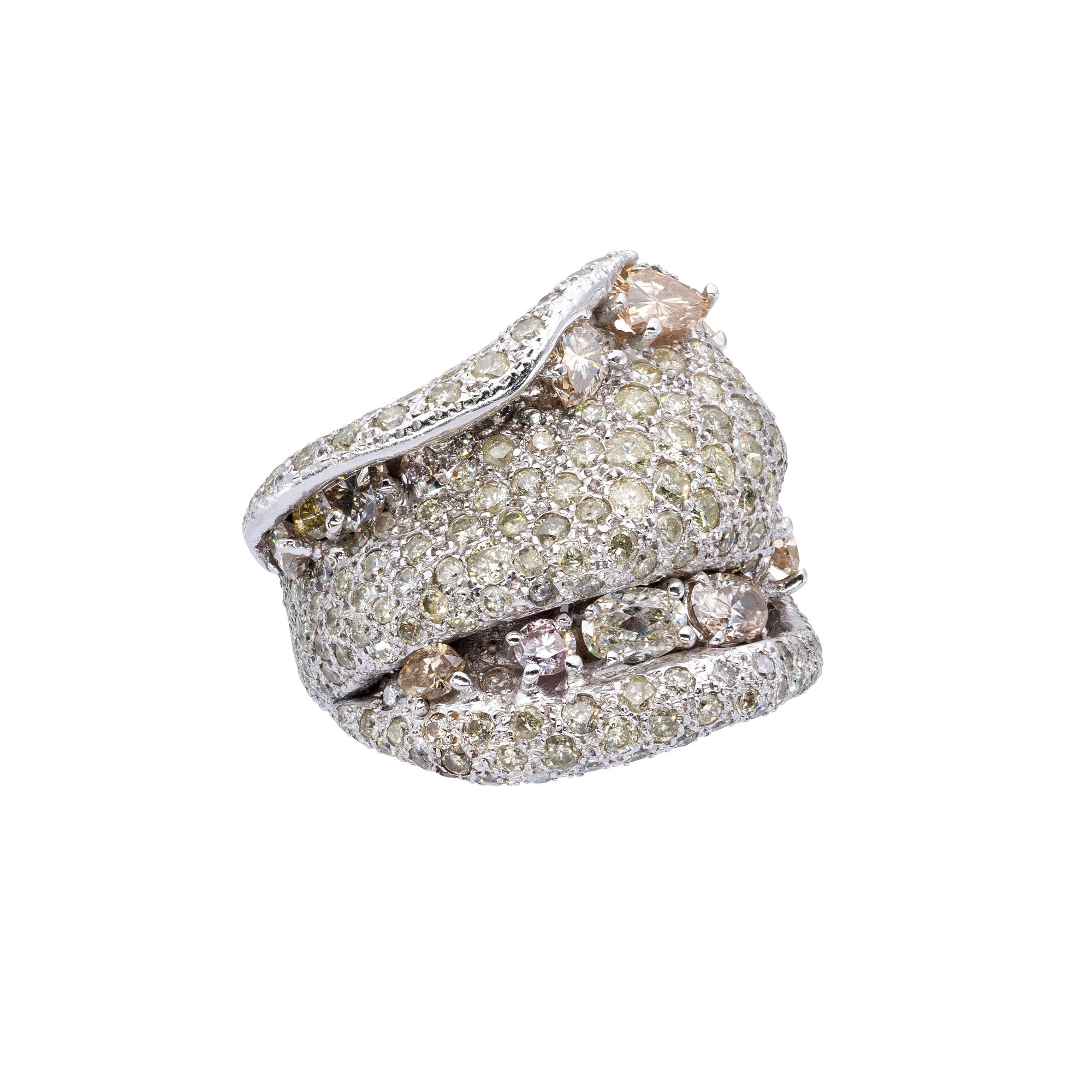 Ring from d'Avossa Masterpiece Rings Collection with Fancy Natural Diamonds In New Condition For Sale In Roma, IT