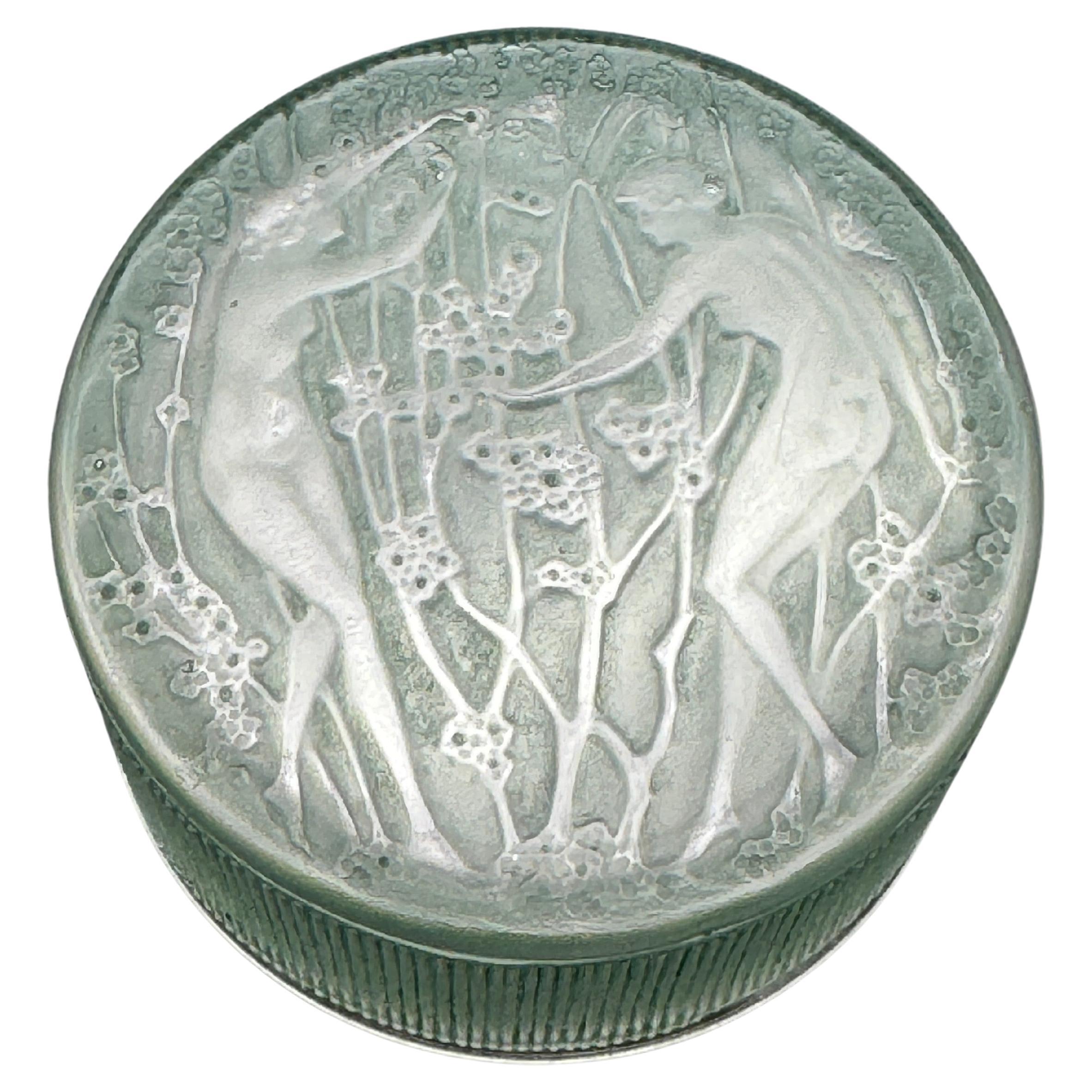 A R.Lalique 2 Figurines Glass Box. For Sale