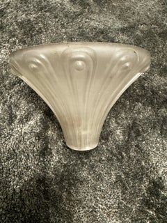 A R.Lalique Acanthes Art Deco Kronleuchter in Weißglas .